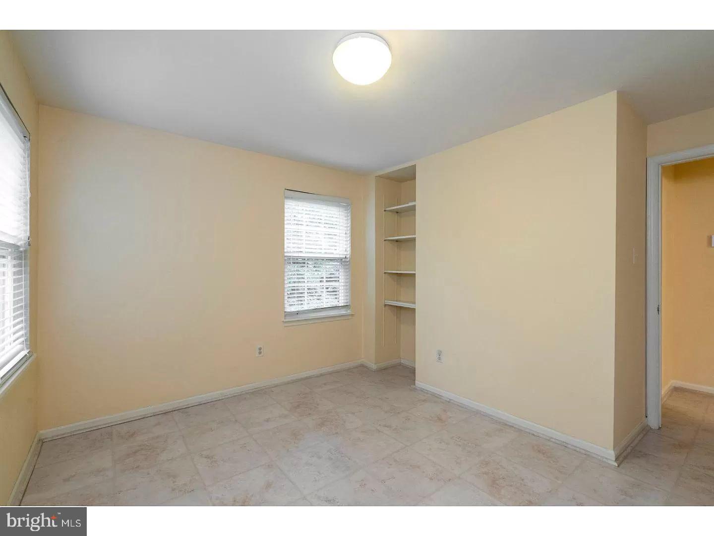 922 Montgomery Ave #E4