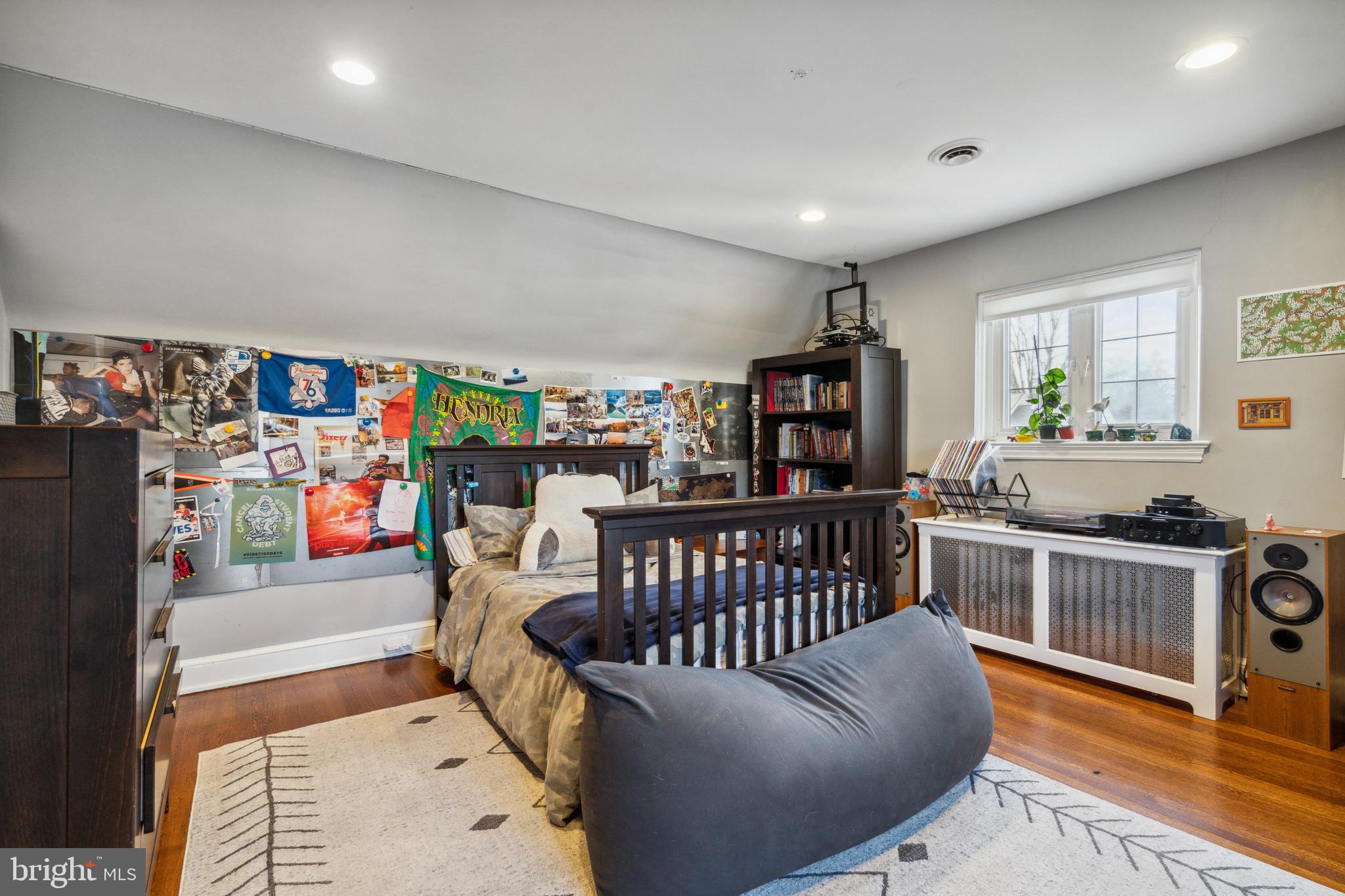 1409 Hillside Rd