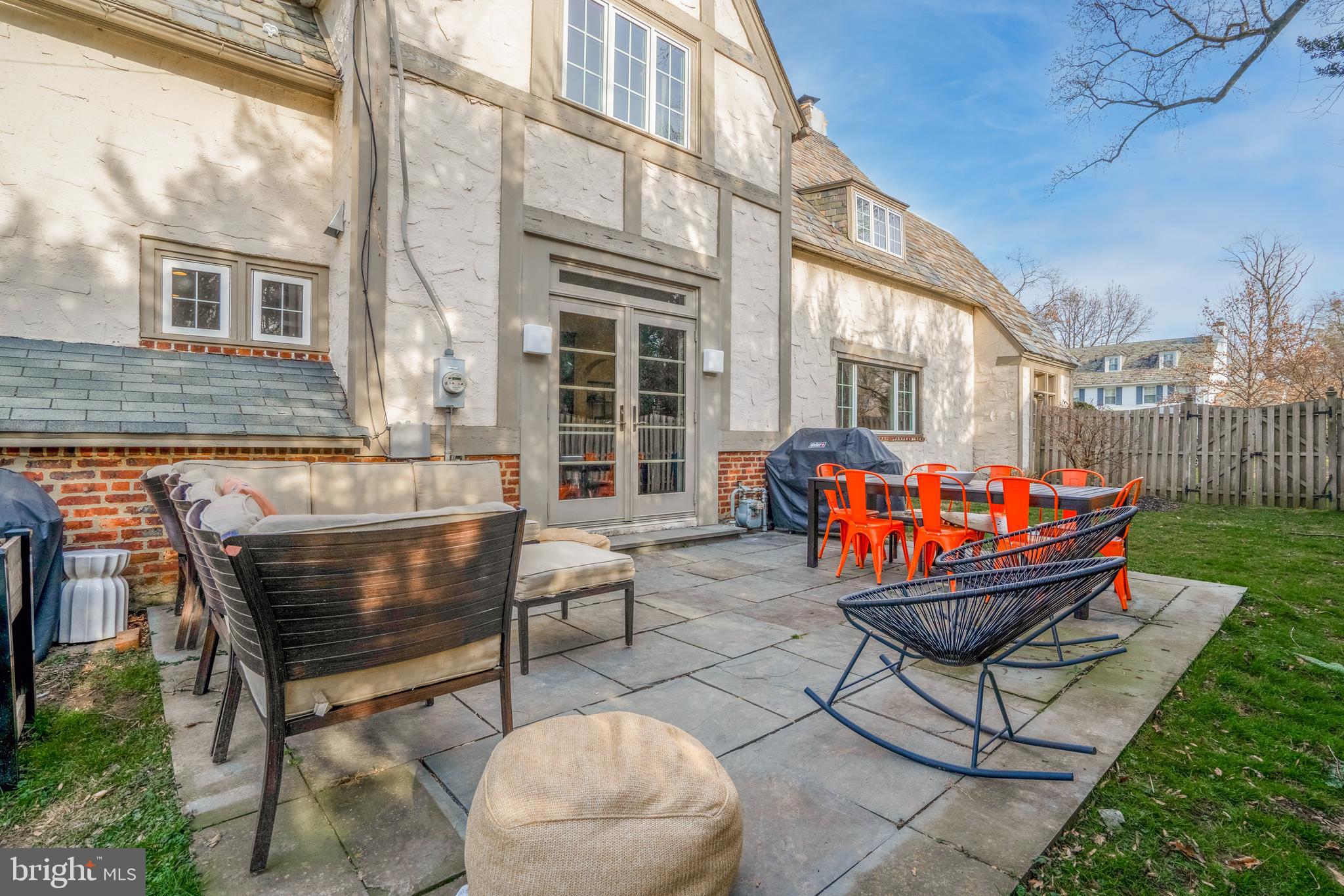 1409 Hillside Rd
