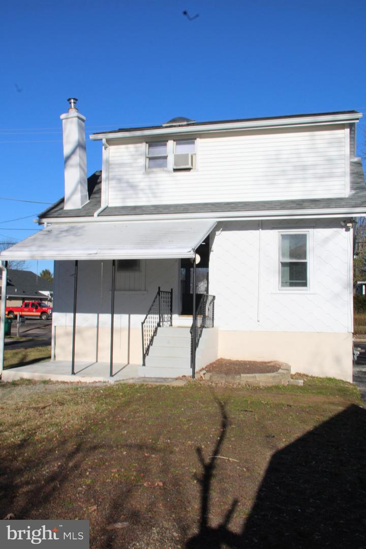 2733 W Walnut St