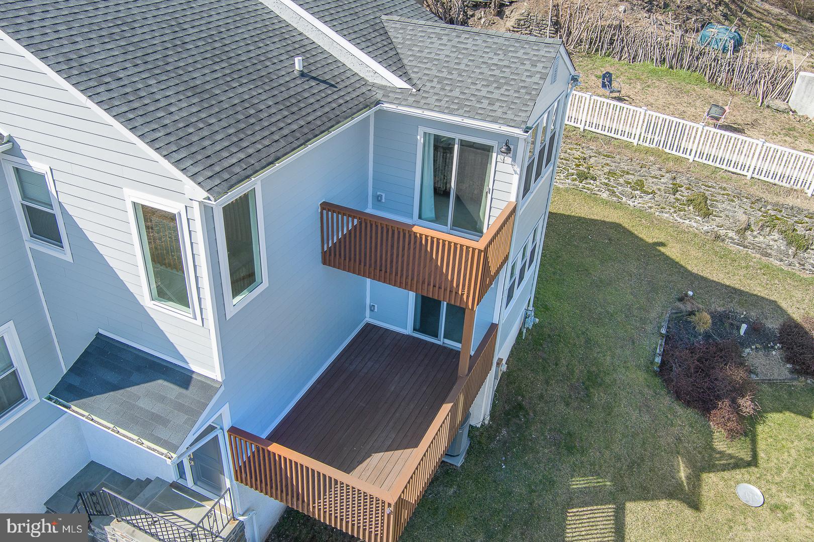 55 Rockland Ave