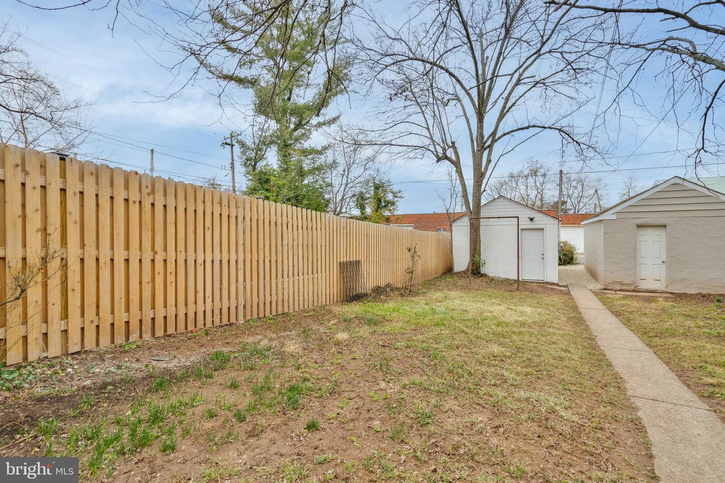 1105 Swede St