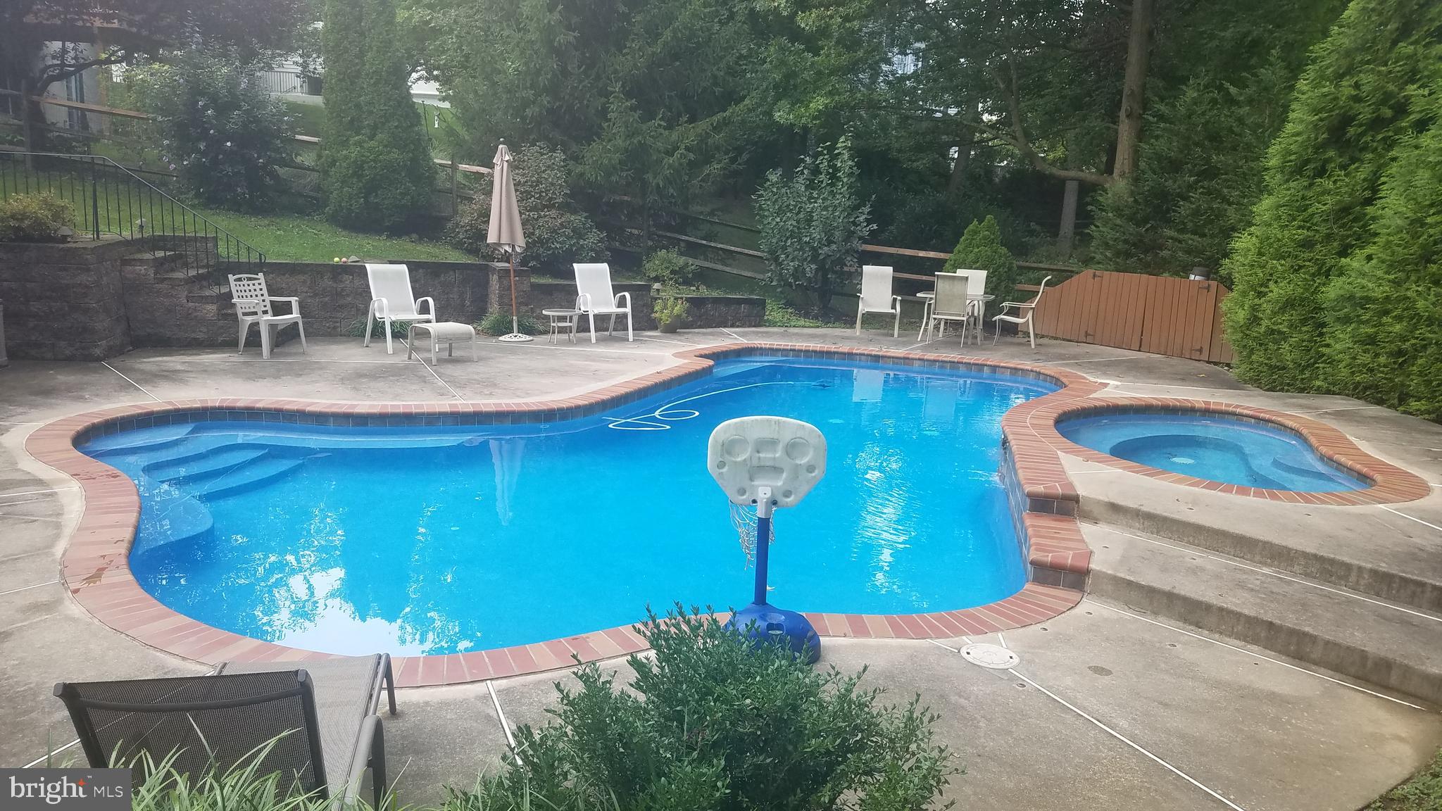 105 Chinaberry Dr