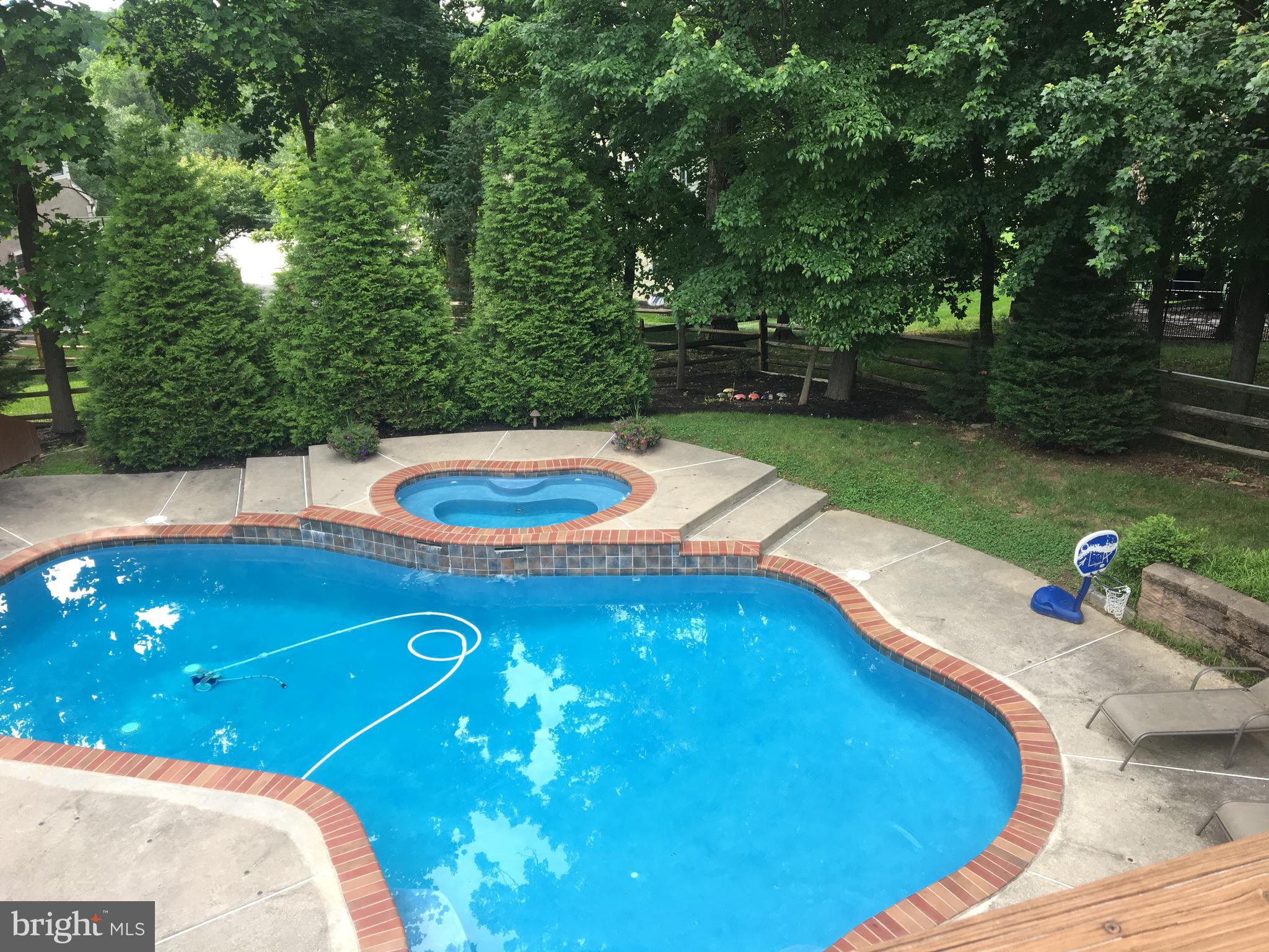105 Chinaberry Dr