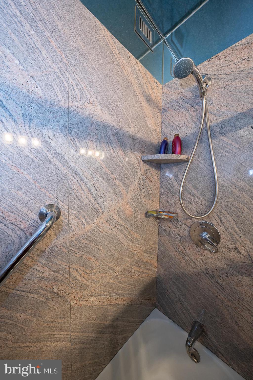 191 Presidential Blvd #R 312/11