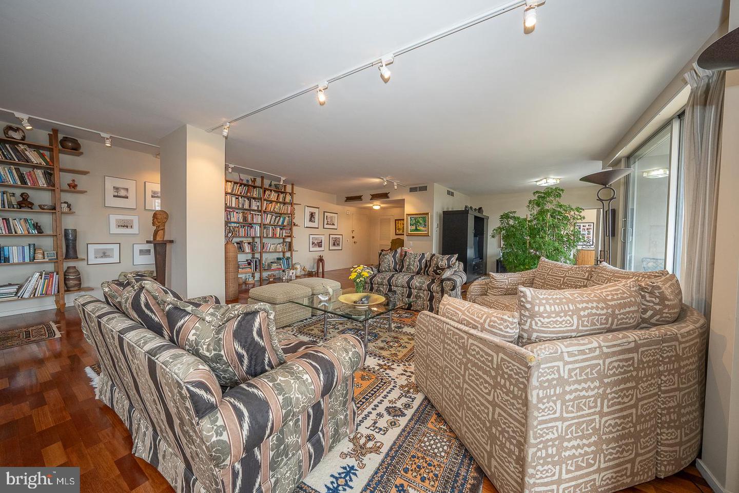 191 Presidential Blvd #R 312/11