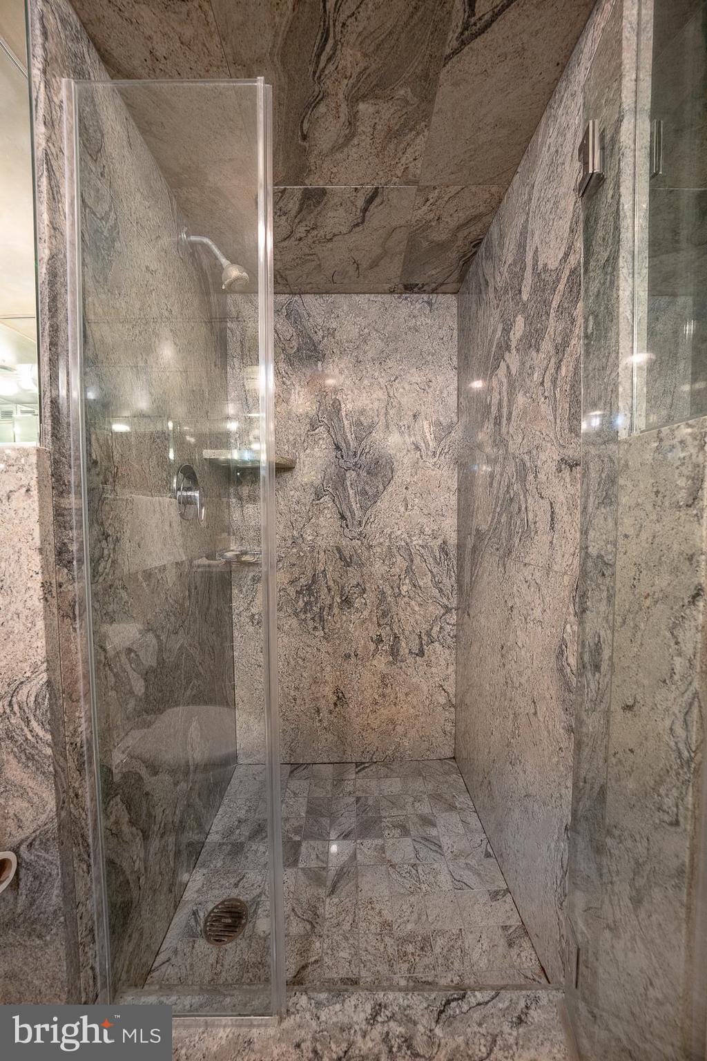 191 Presidential Blvd #R 312/11