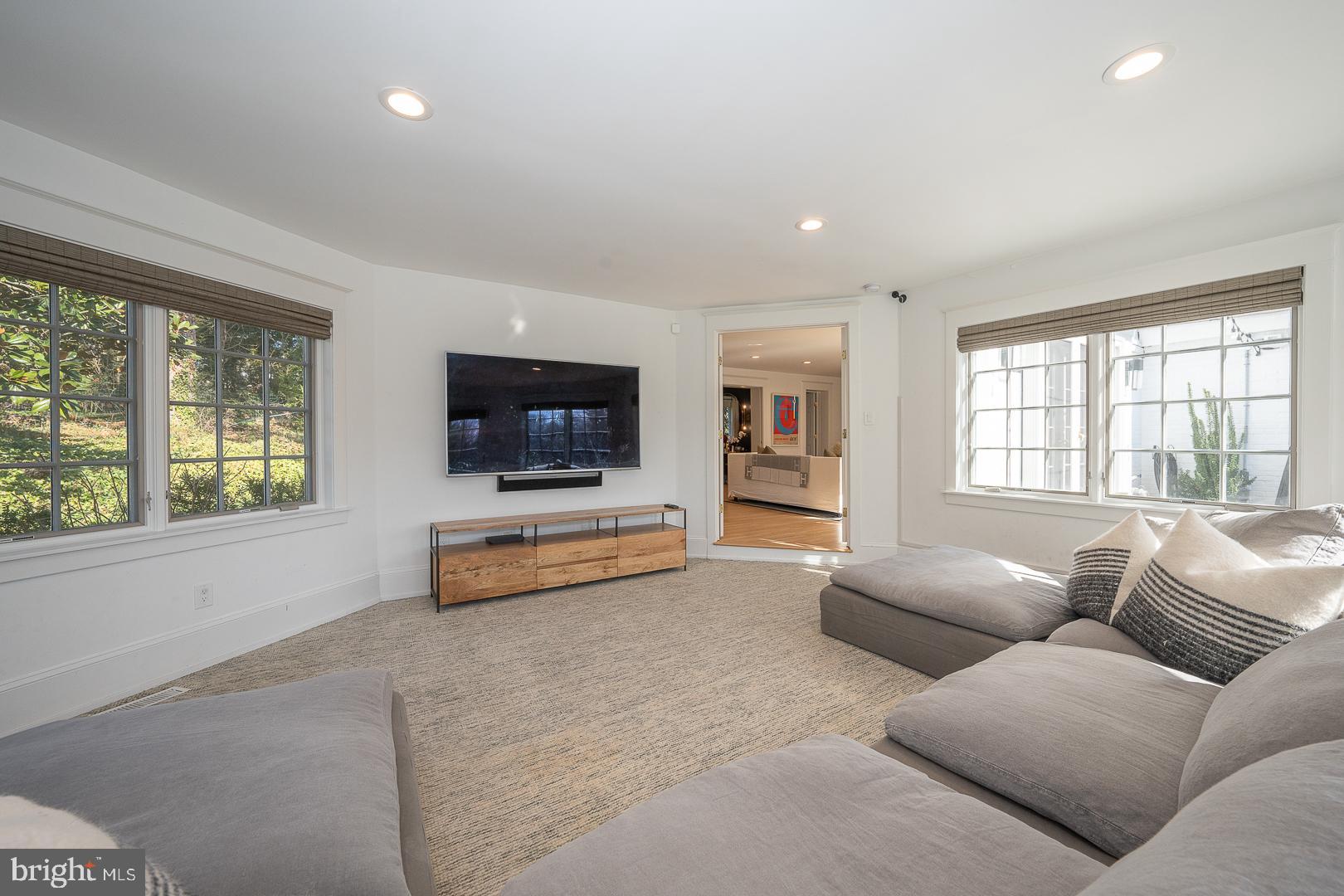 1129 Rock Creek Rd