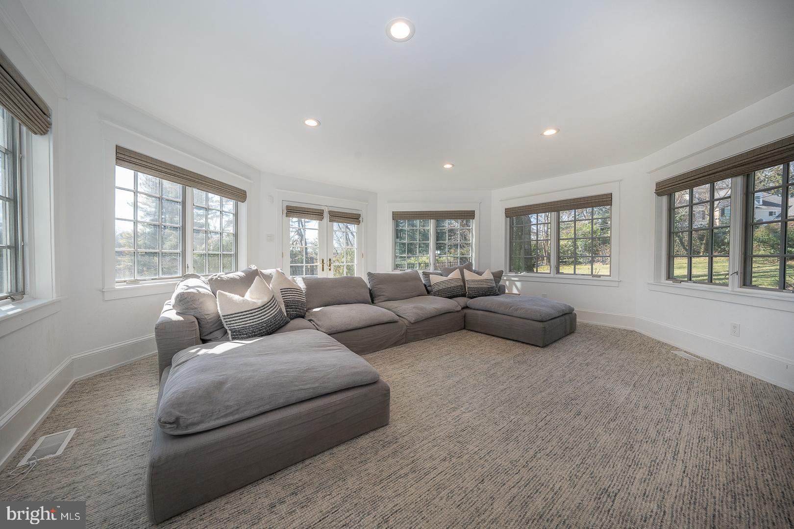 1129 Rock Creek Rd