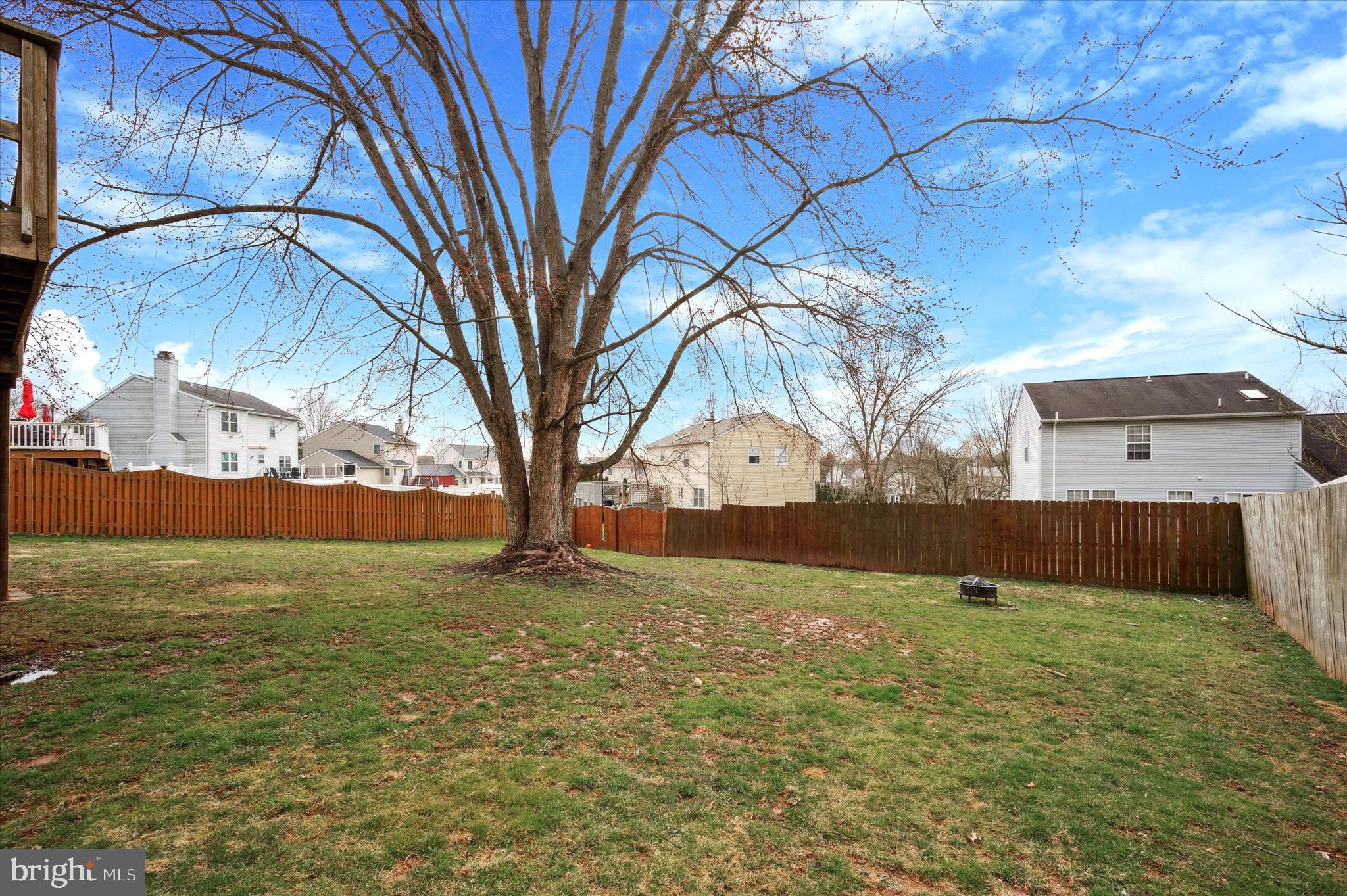 2409 Donna Ln