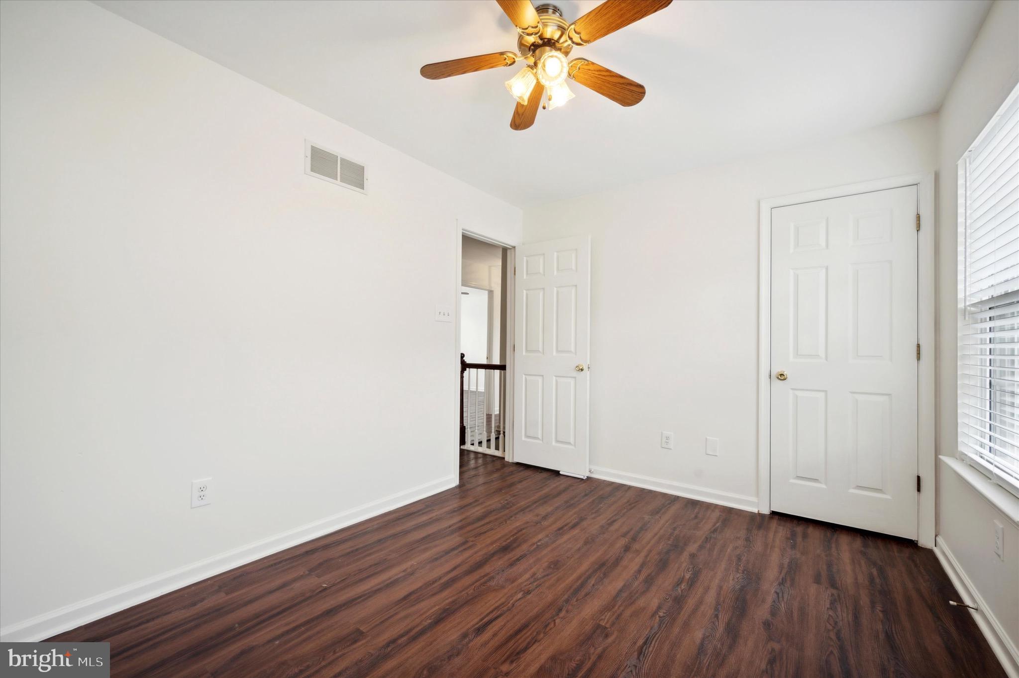 2409 Donna Ln