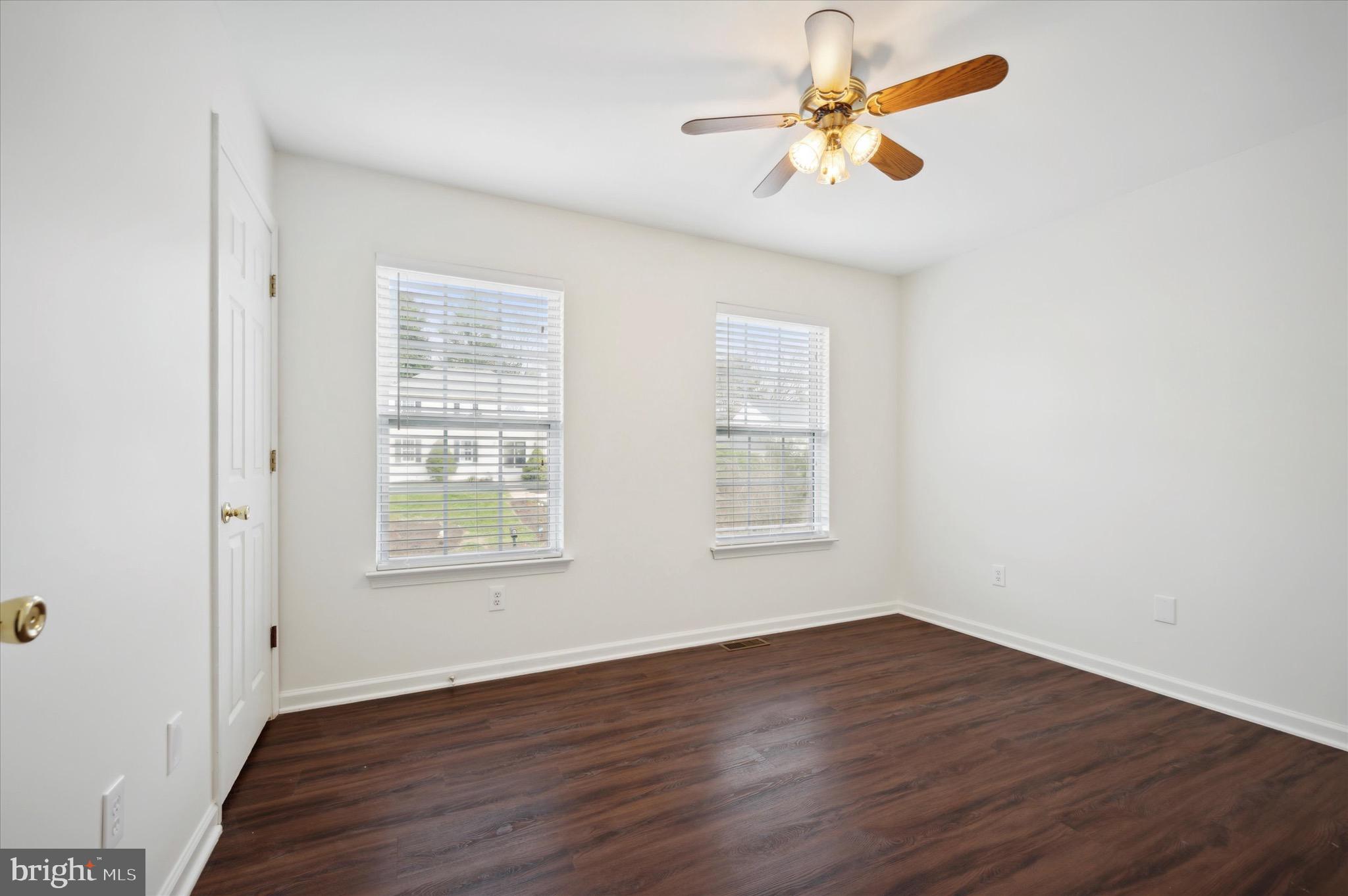 2409 Donna Ln