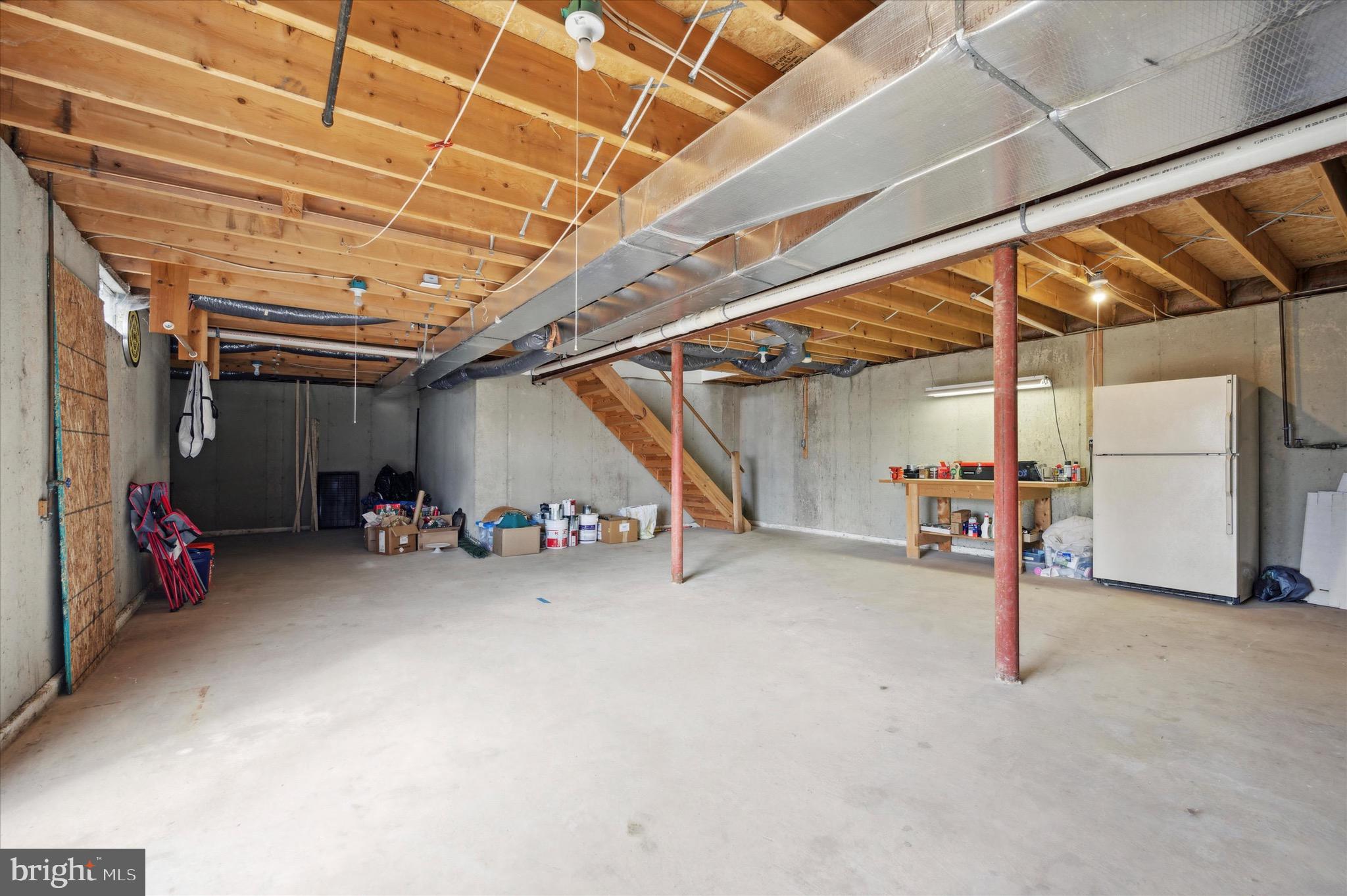 2409 Donna Ln