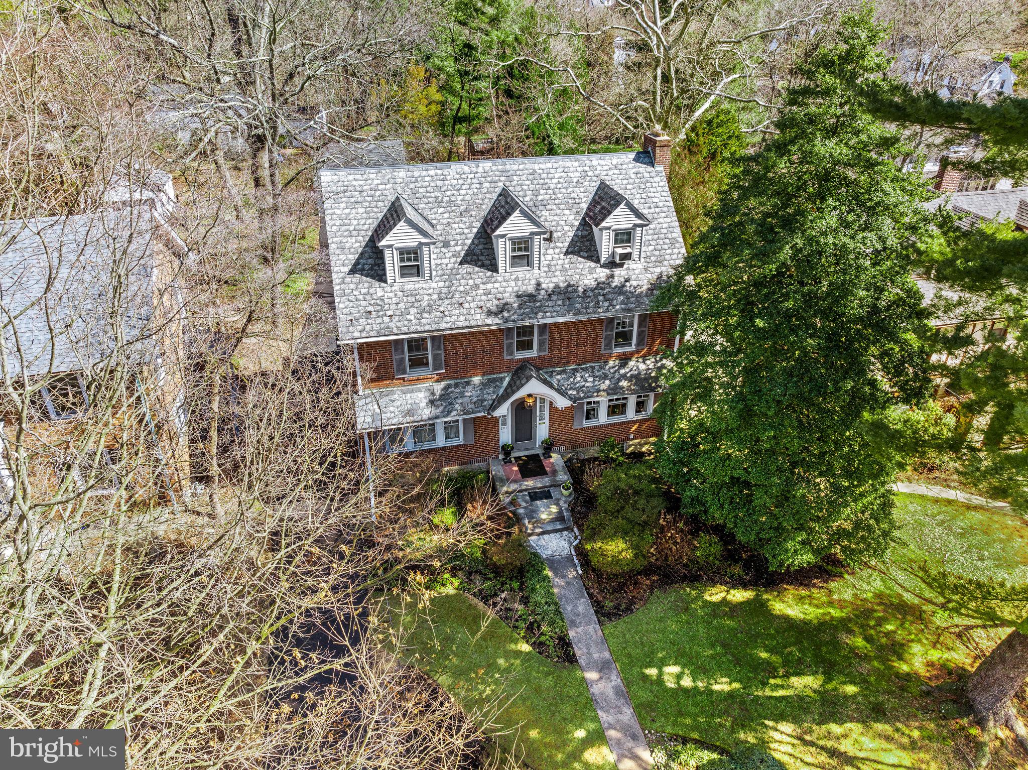 207 Hewett Rd