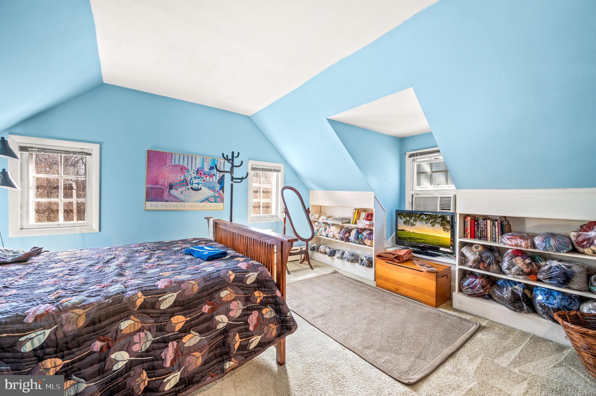 207 Hewett Rd