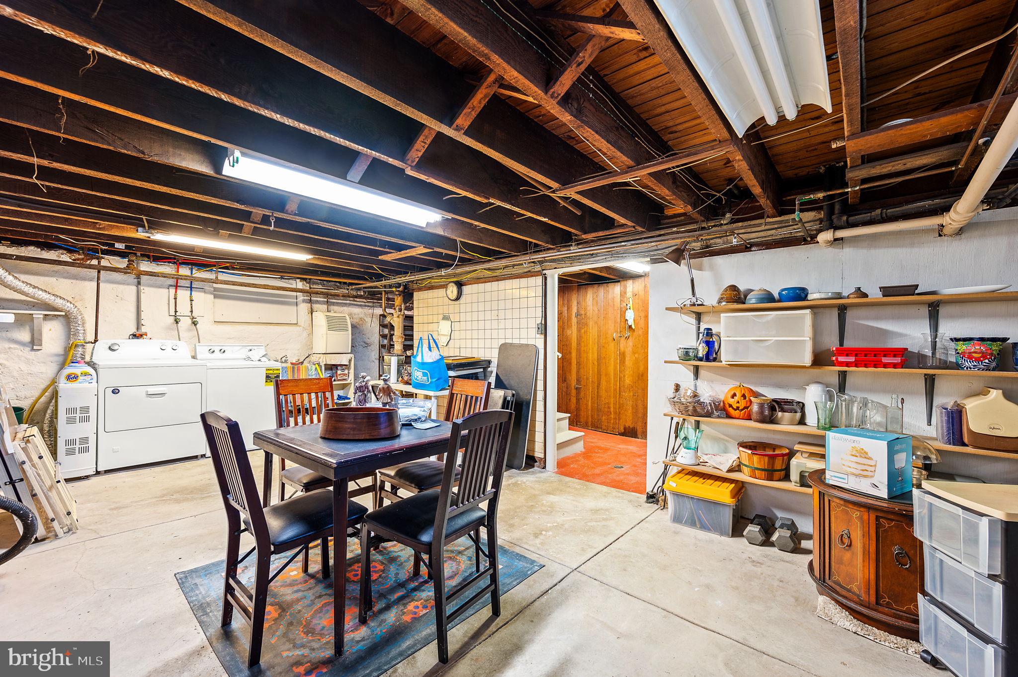 207 Hewett Rd