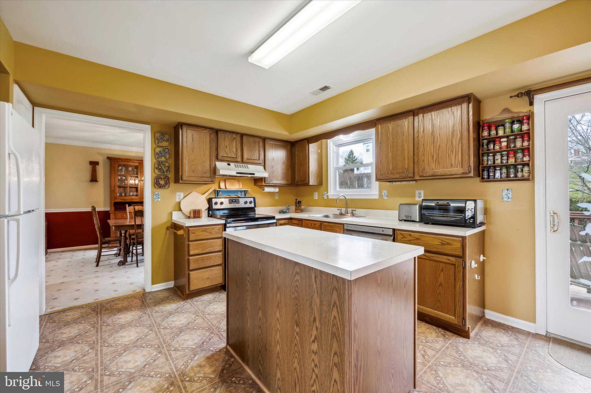 132 Scarlet Dr