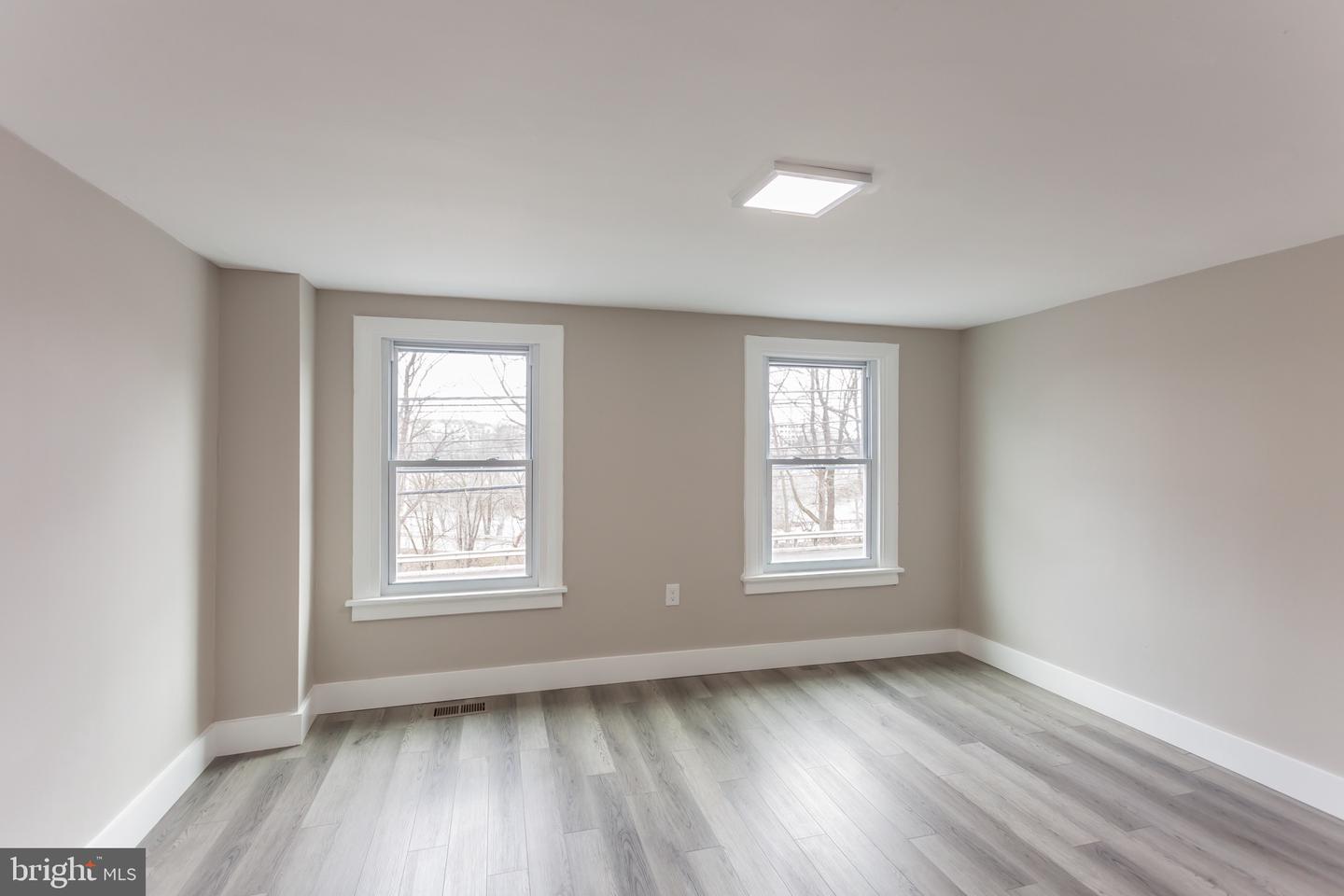157 Front St