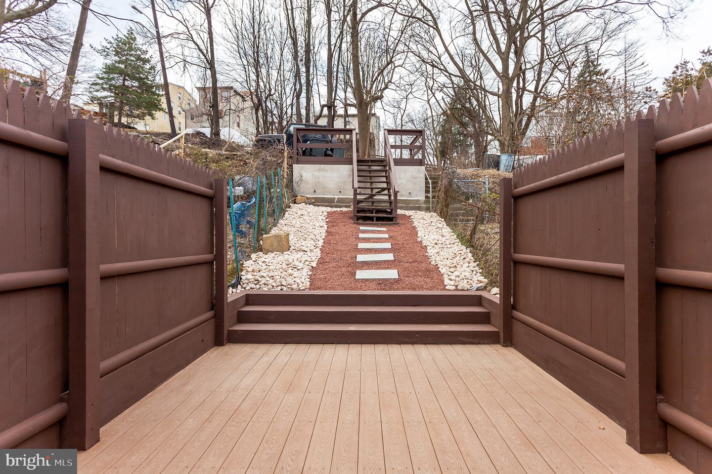157 Front St