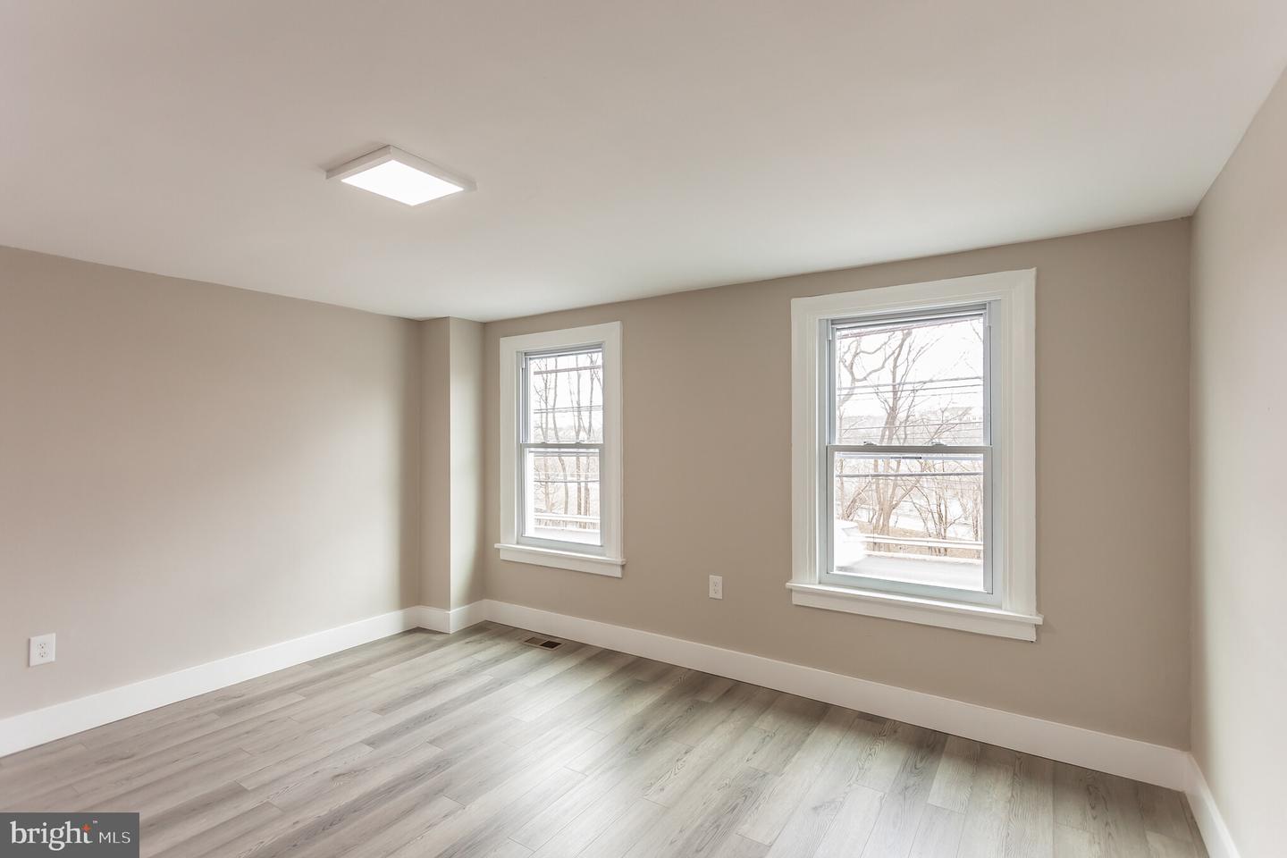 157 Front St