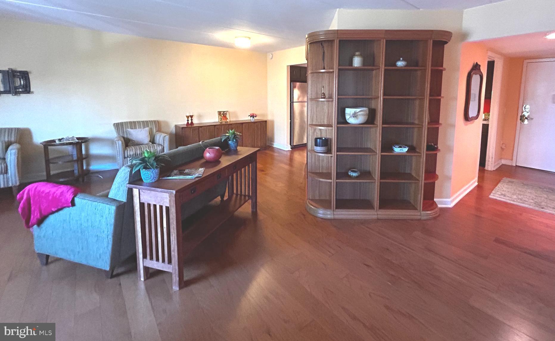 1219 W Wynnewood Rd #512