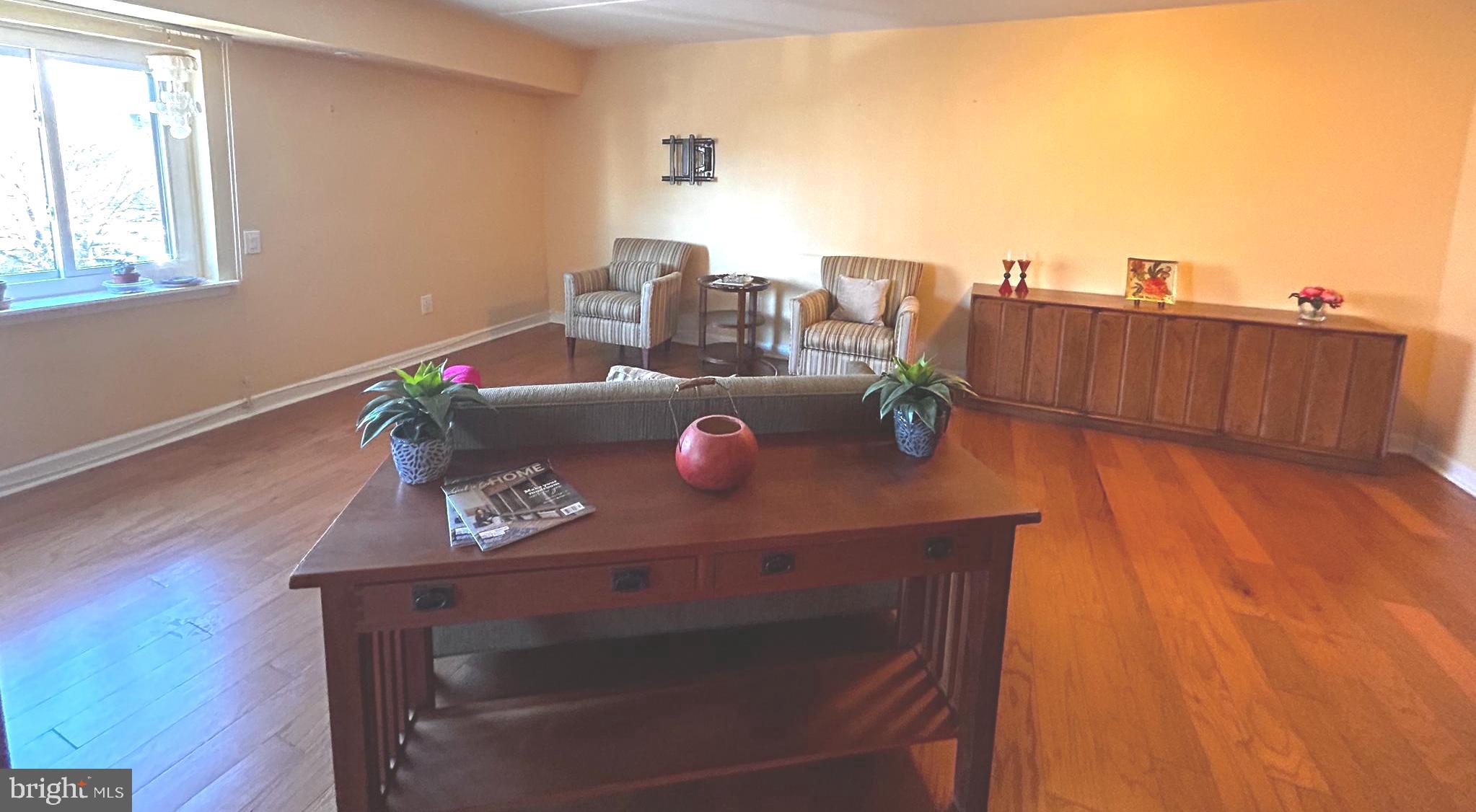 1219 W Wynnewood Rd #512