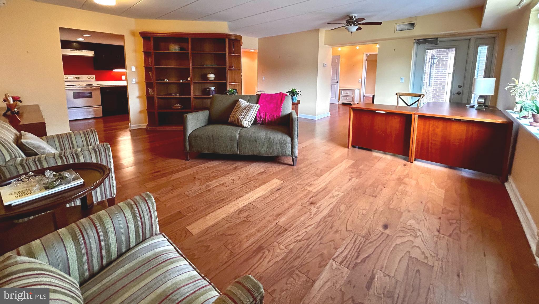 1219 W Wynnewood Rd #512