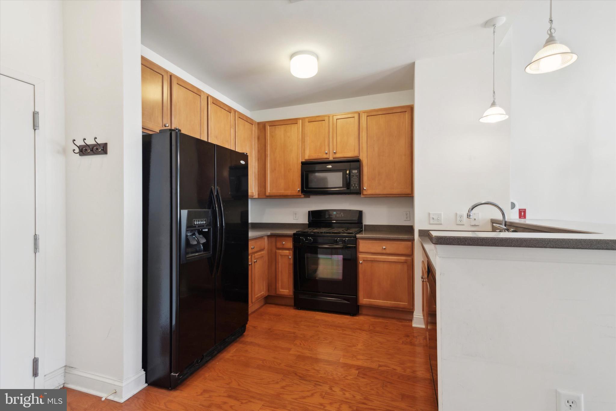200 W Elm St #1424
