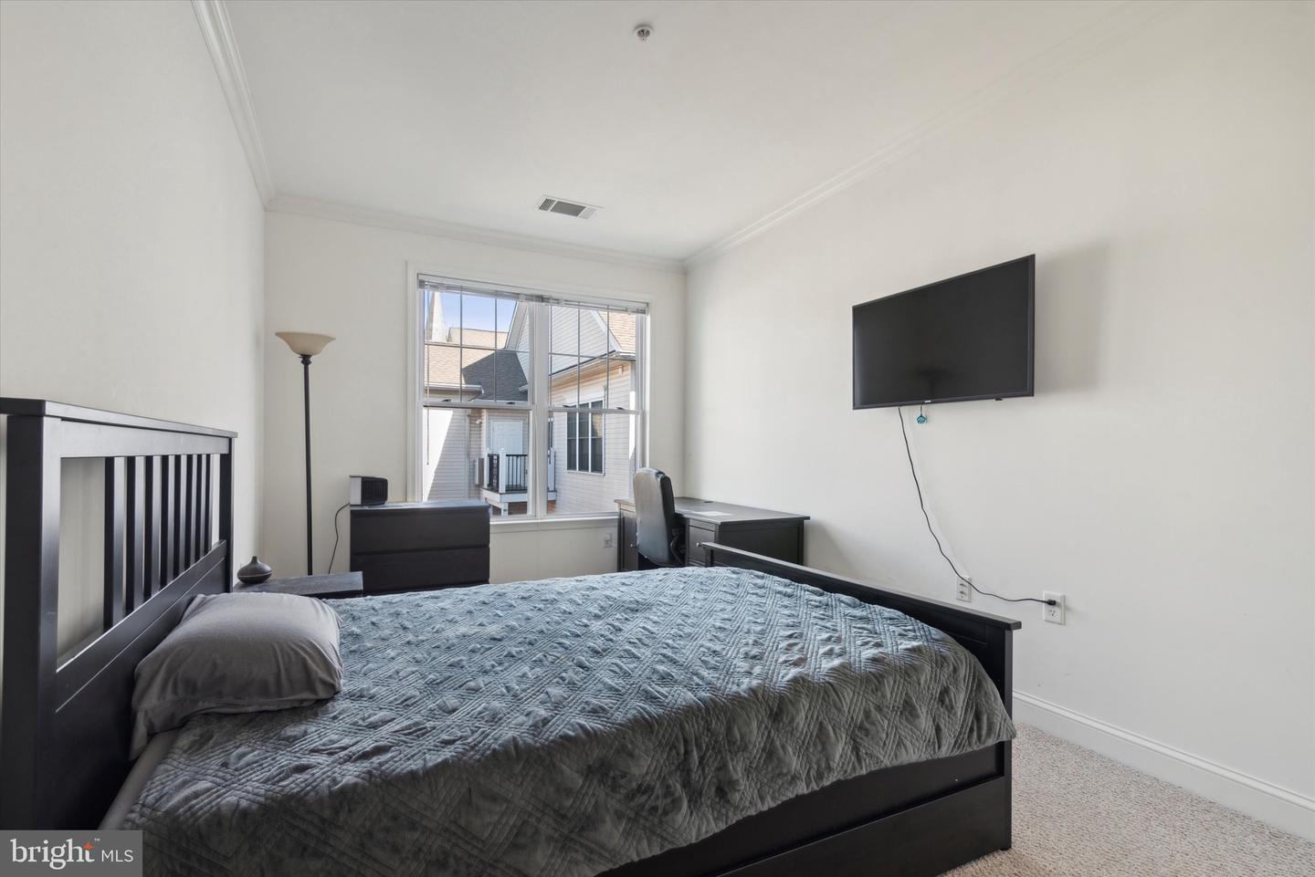 200 W Elm St #1424