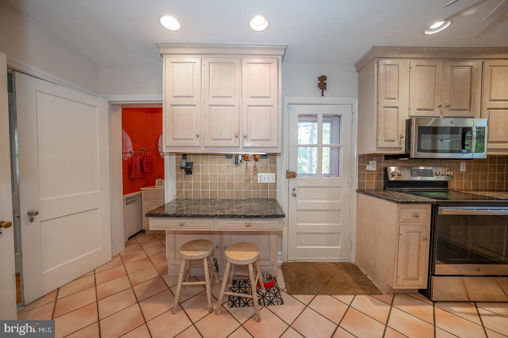 24 Marywatersford Rd