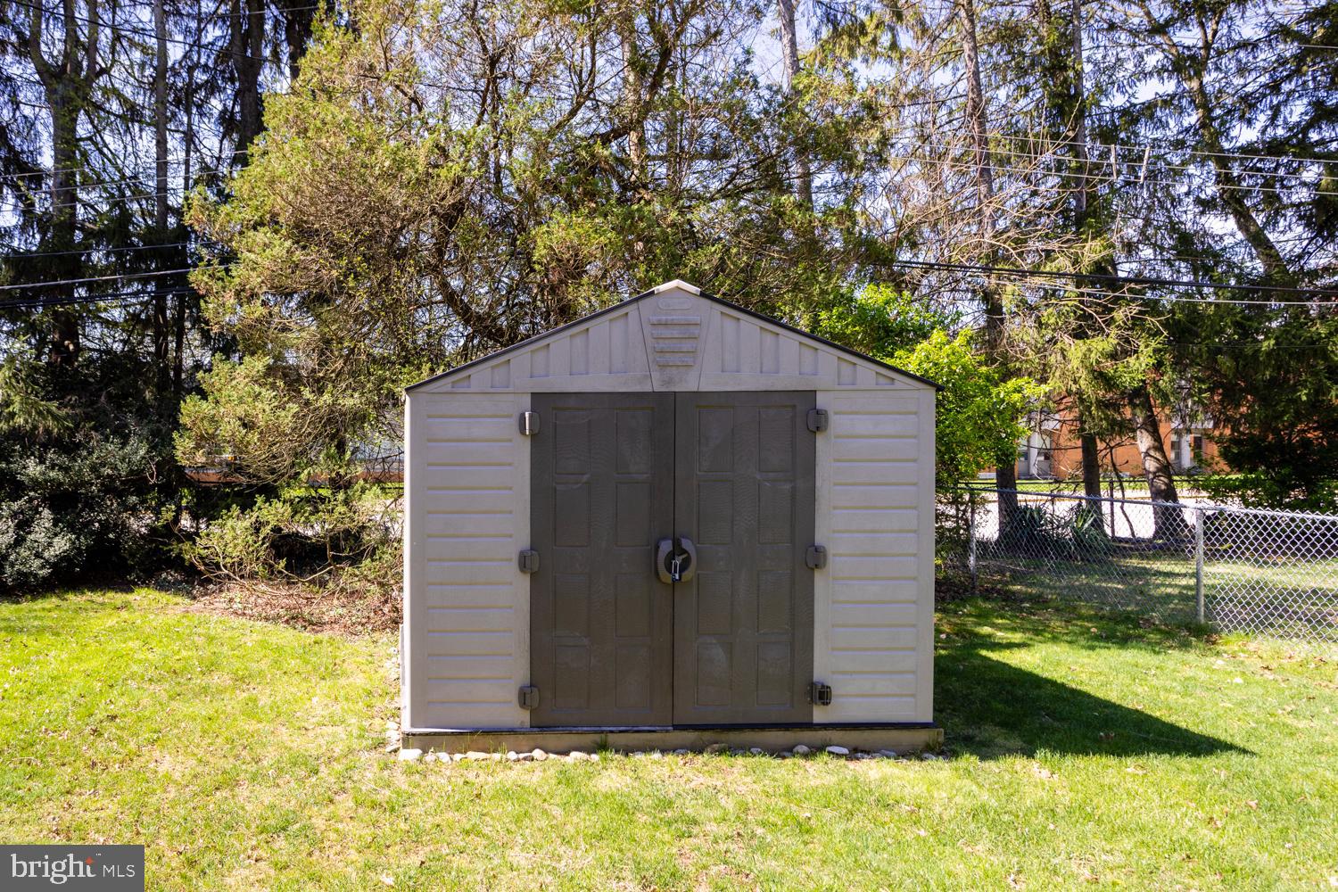 1421 Redwood Ln