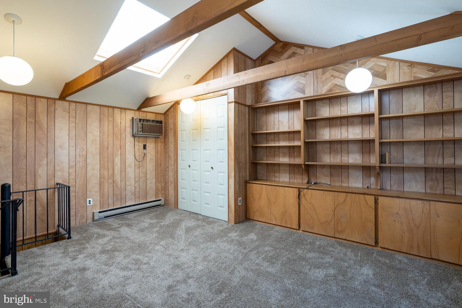 1421 Redwood Ln