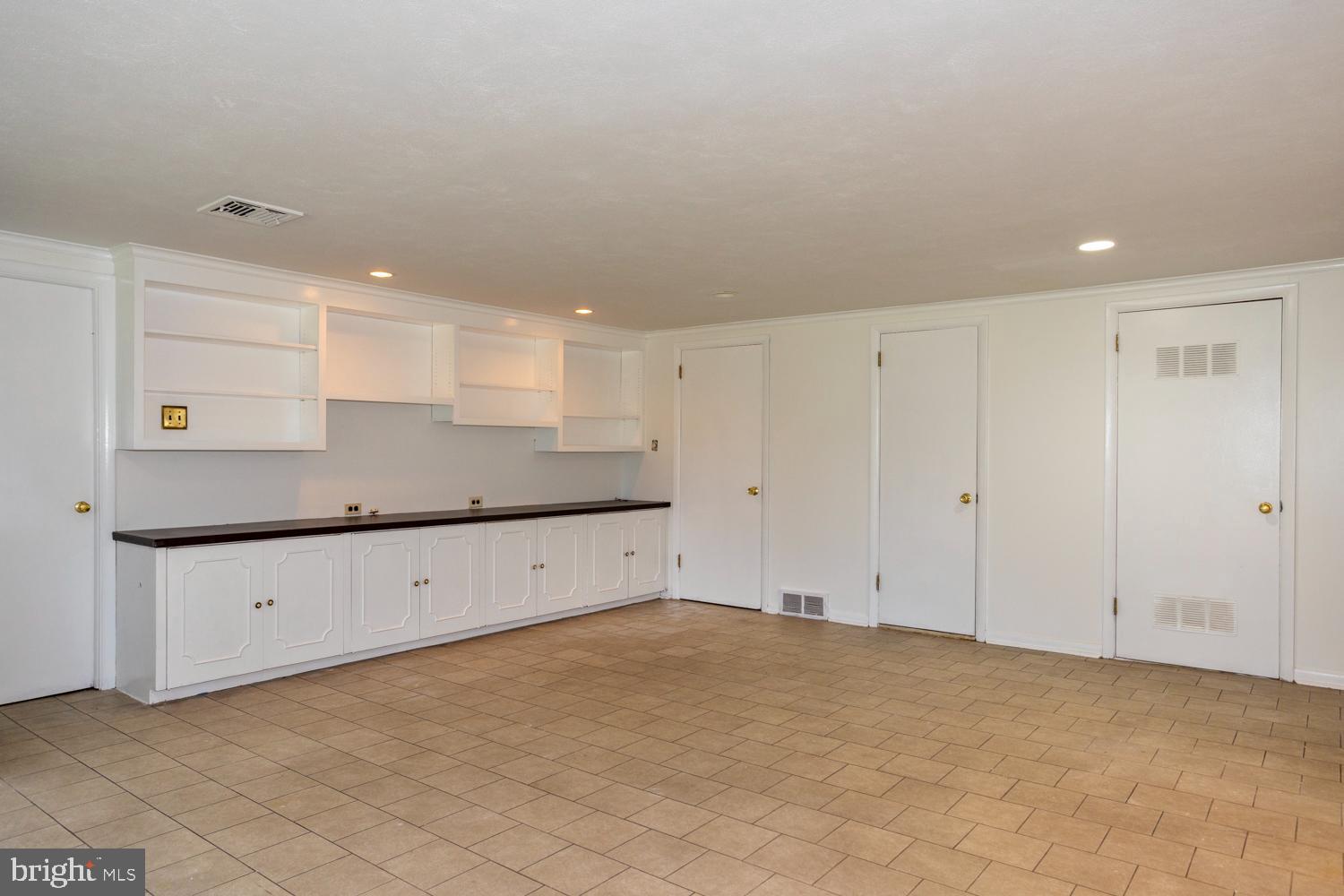 1421 Redwood Ln