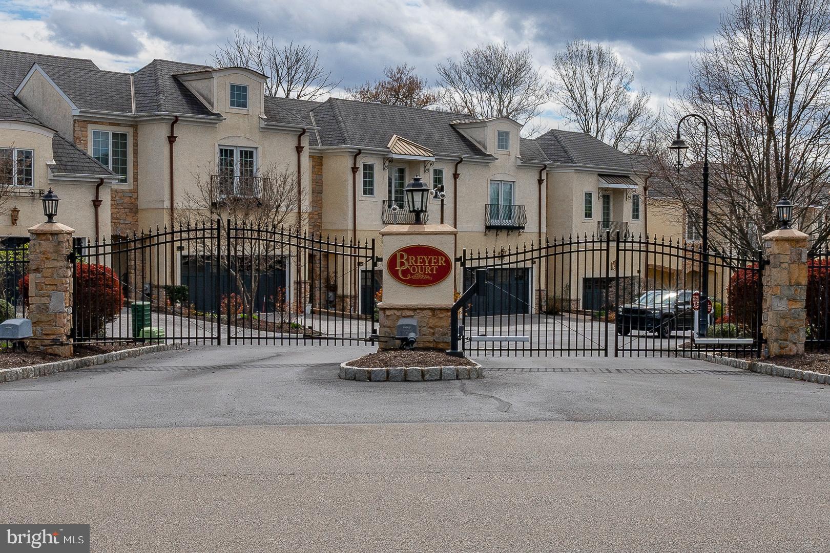 19 Breyer Ct #19-D