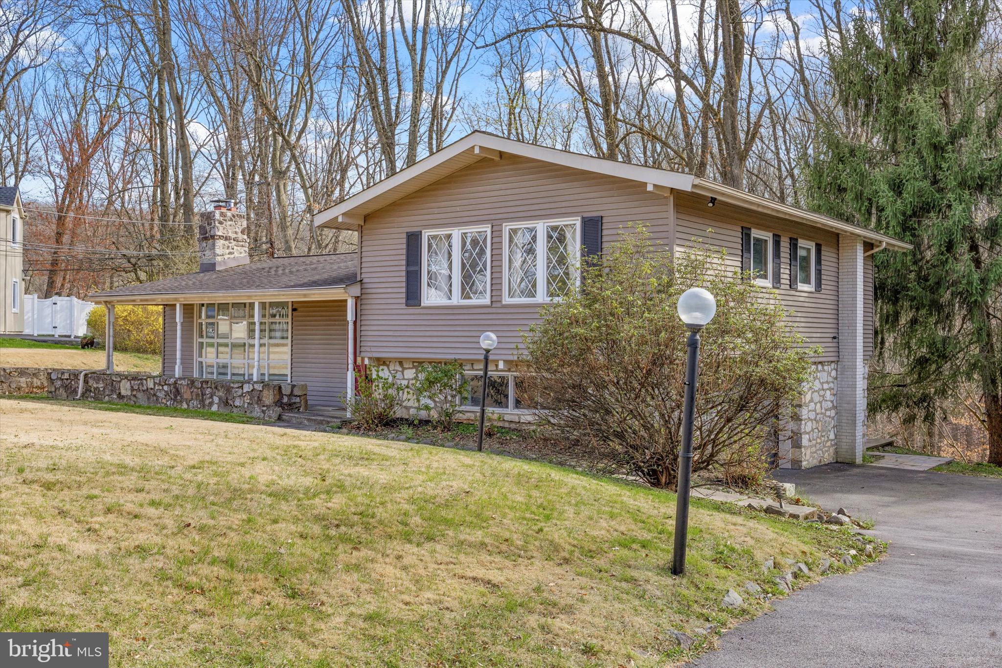 910 Longview Rd