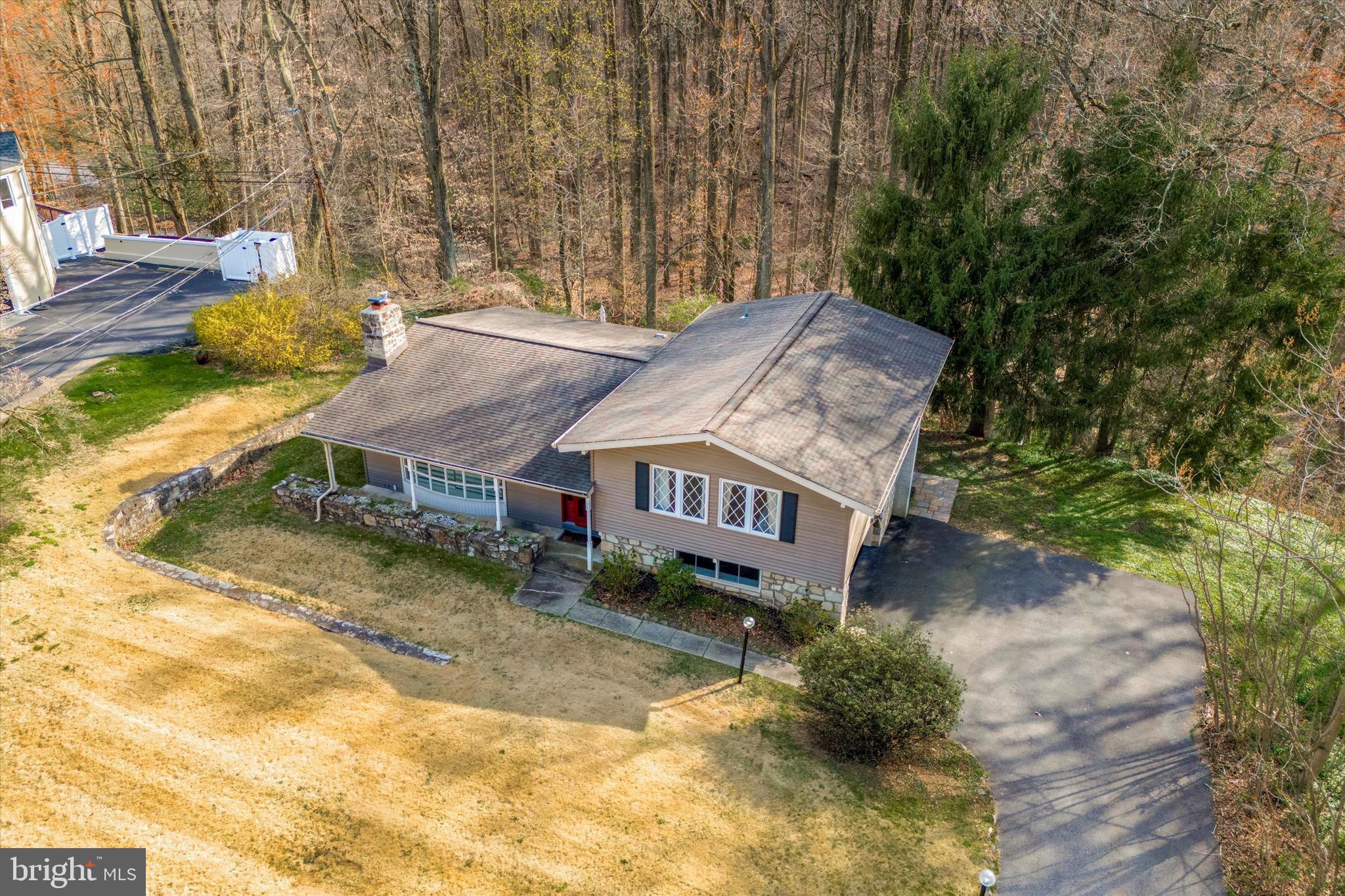 910 Longview Rd