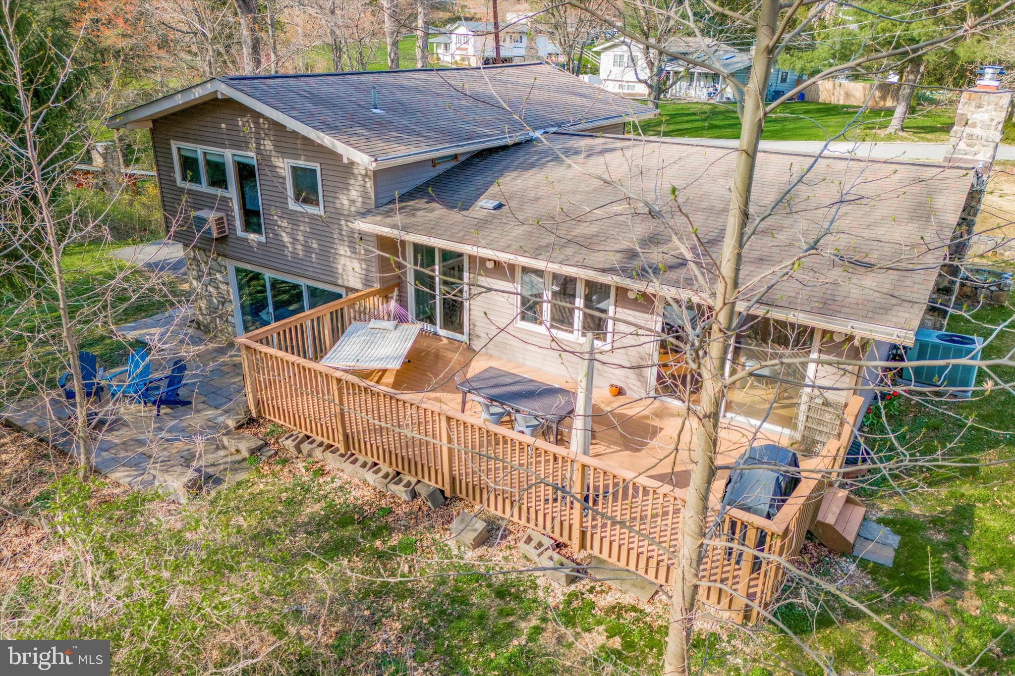 910 Longview Rd