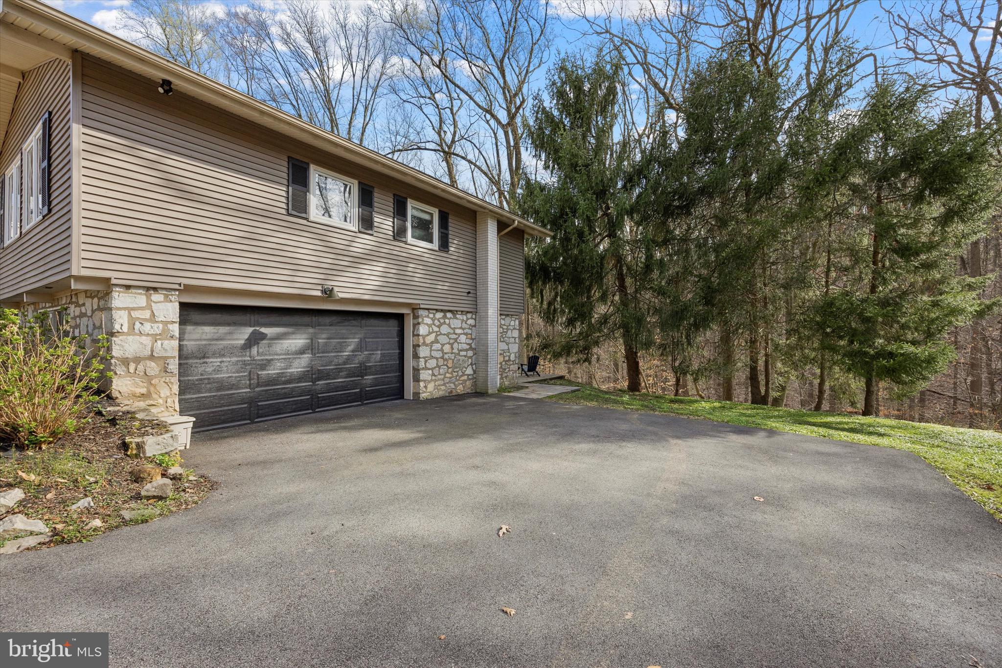 910 Longview Rd
