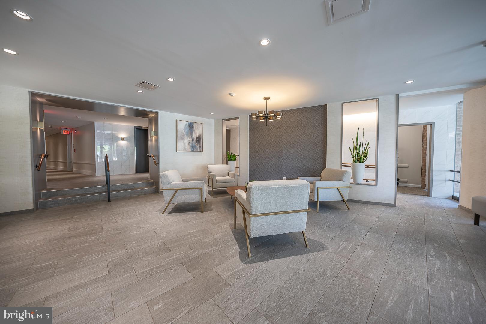 1637 Oakwood Dr #S409