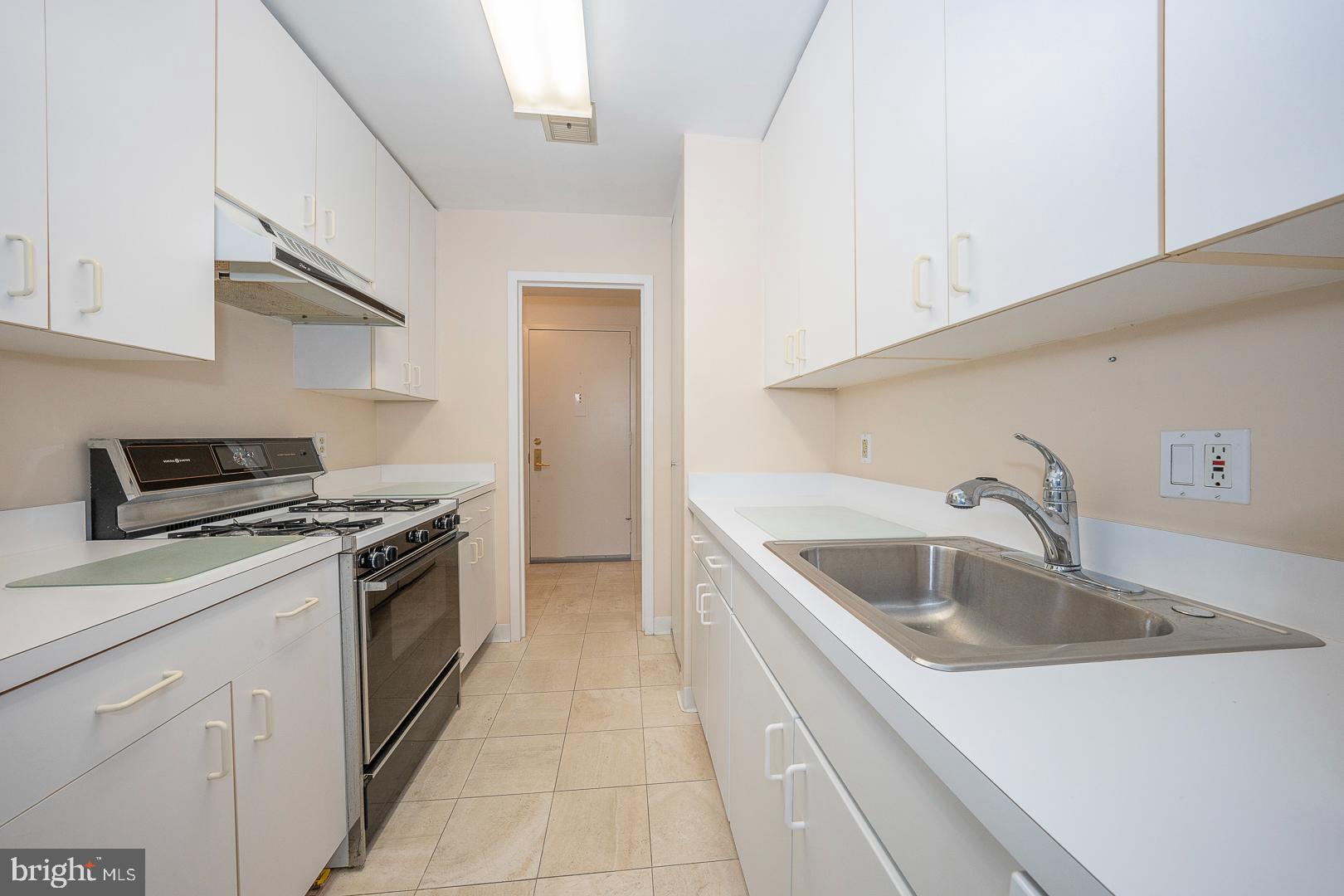 1637 Oakwood Dr #S409