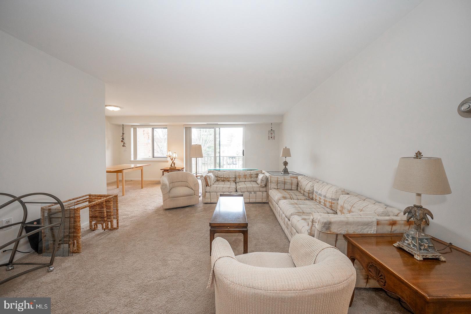 1637 Oakwood Dr #S409