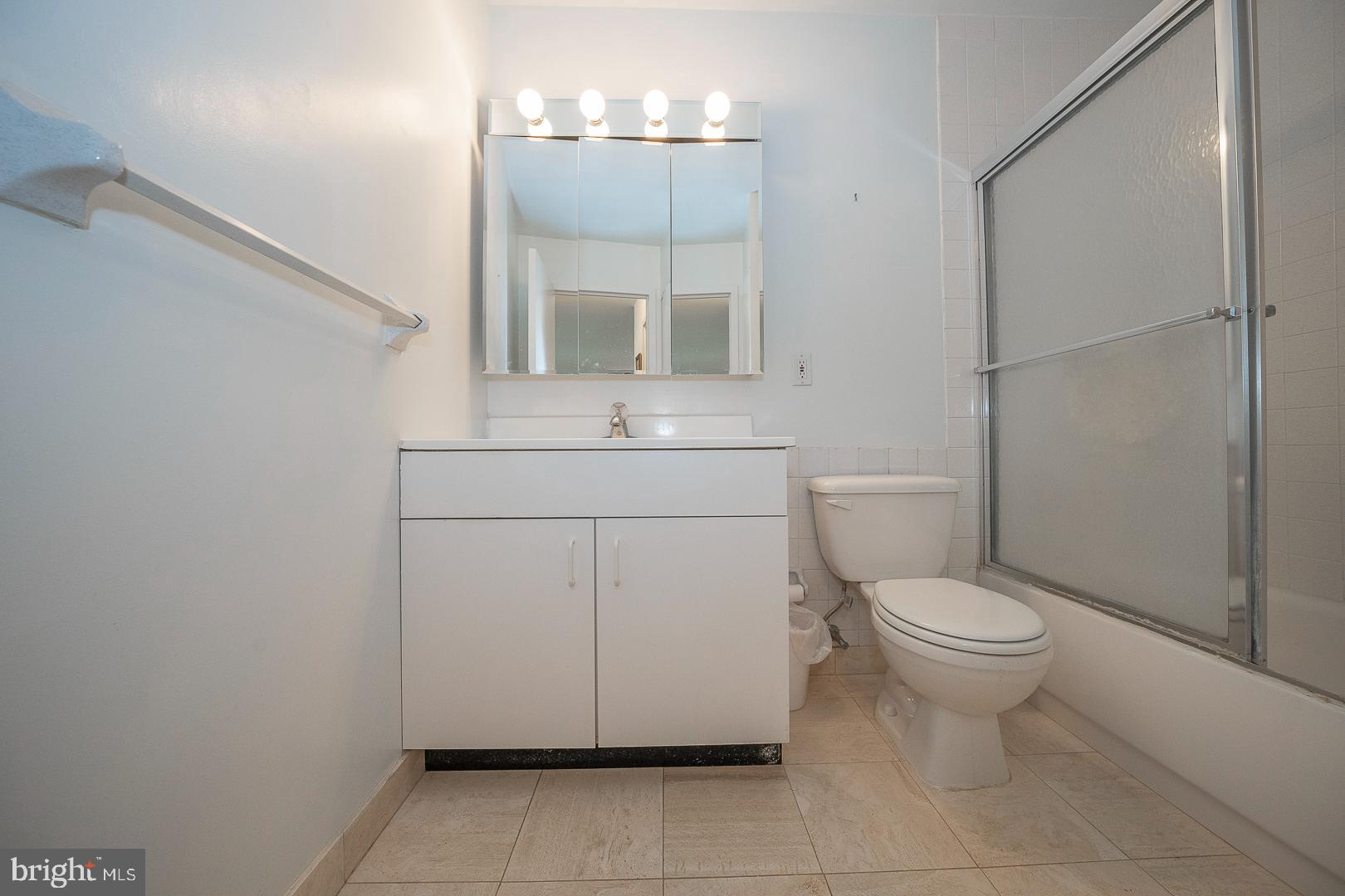 1637 Oakwood Dr #S409