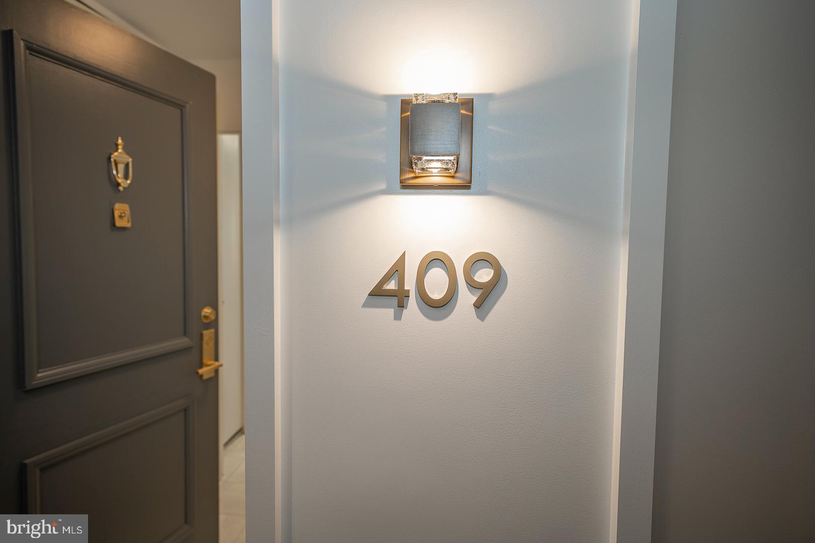 1637 Oakwood Dr #S409