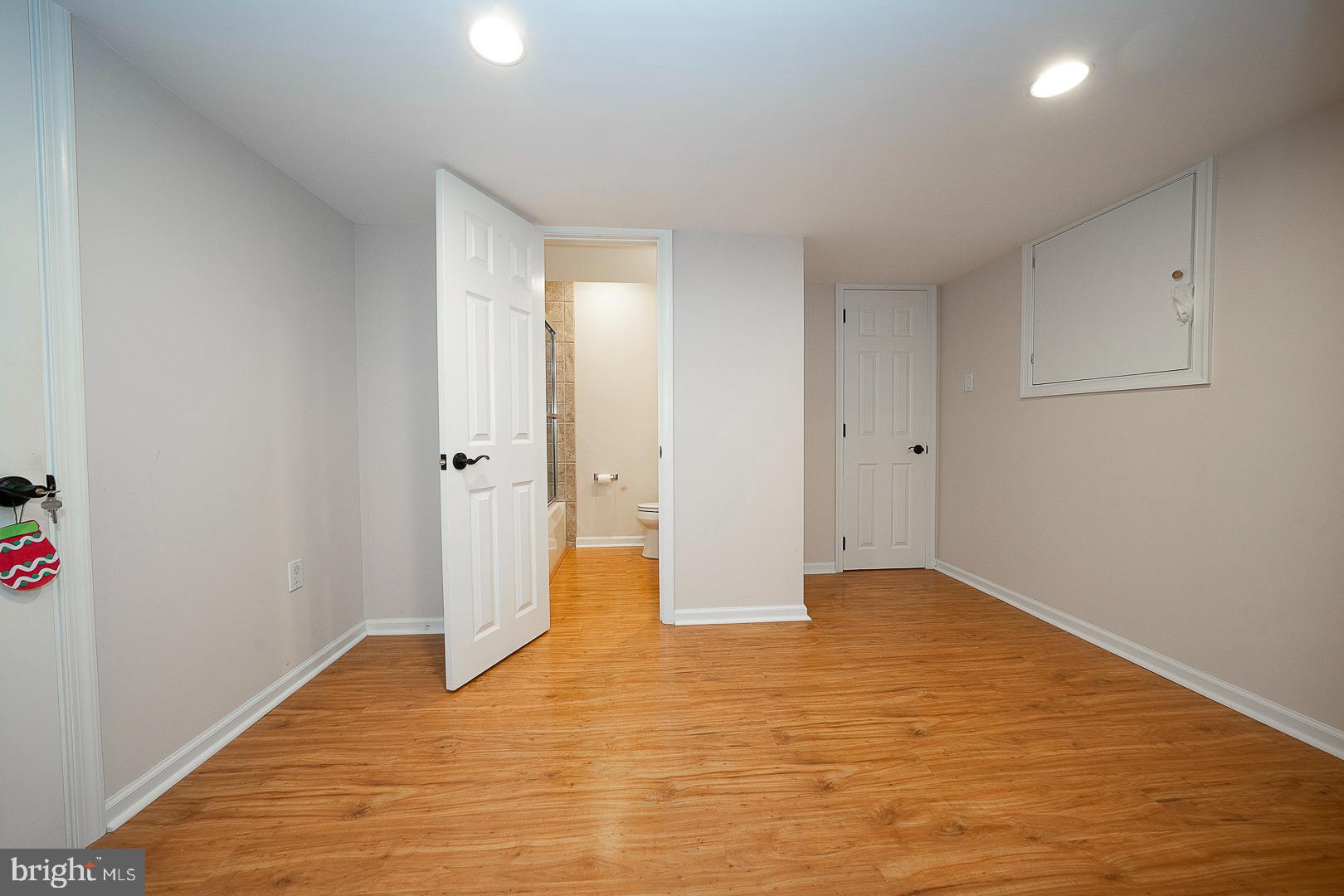 1320 Bobarn Dr