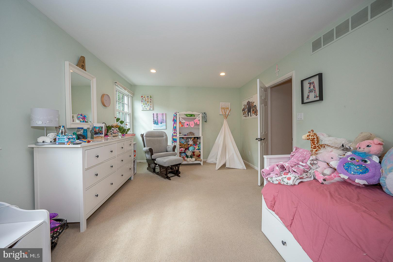1320 Bobarn Dr