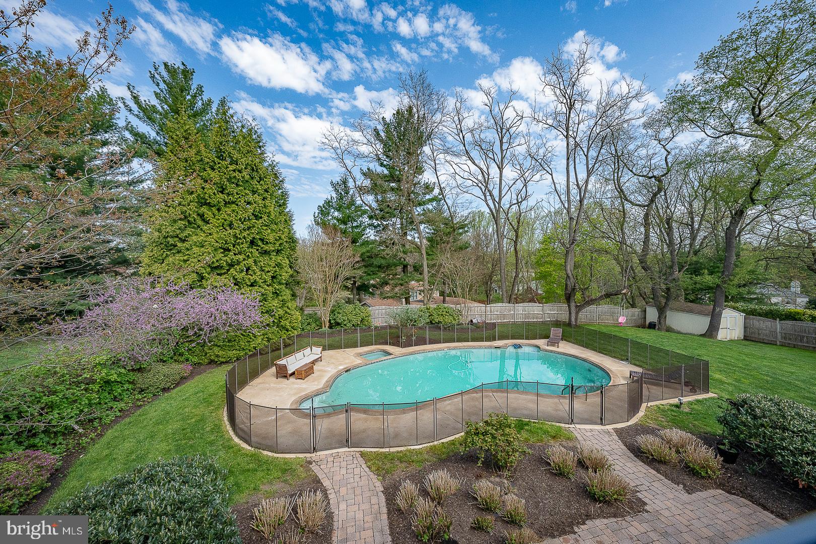 1320 Bobarn Dr