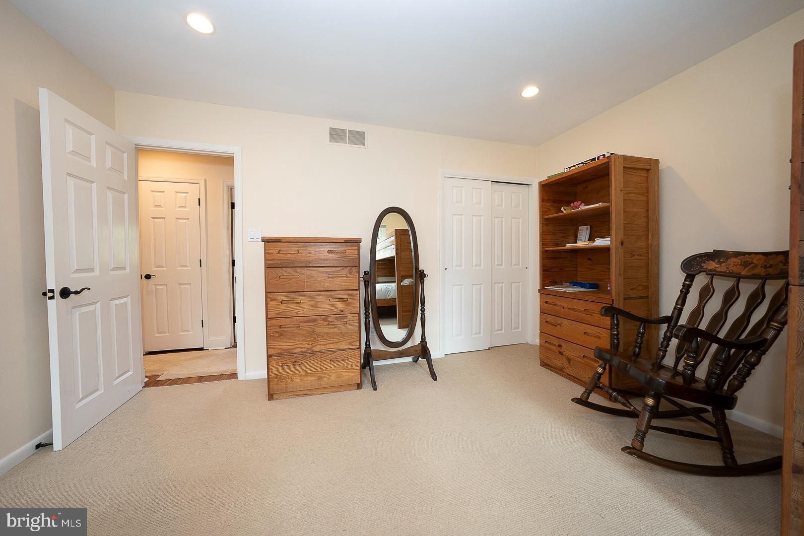 1320 Bobarn Dr