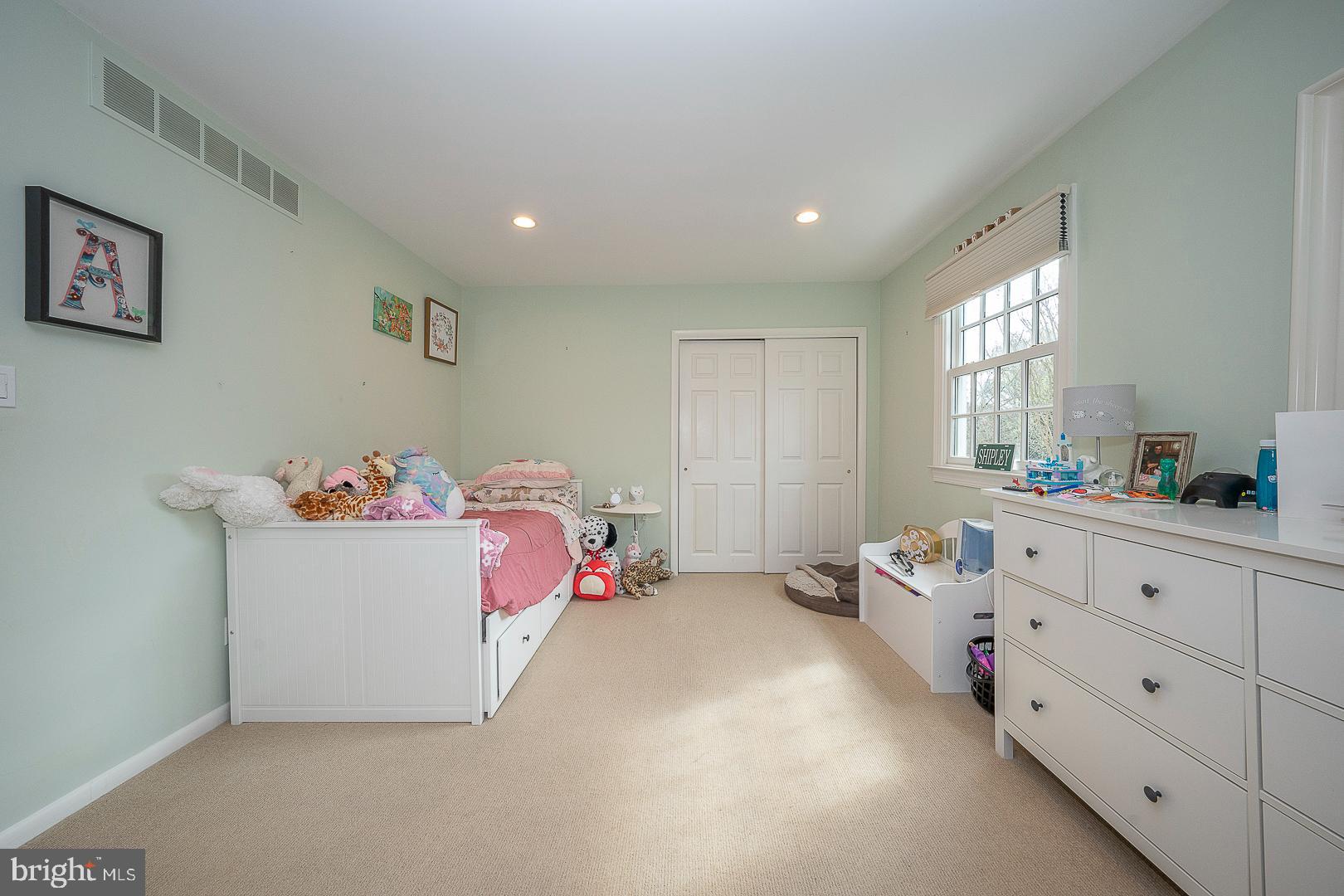 1320 Bobarn Dr