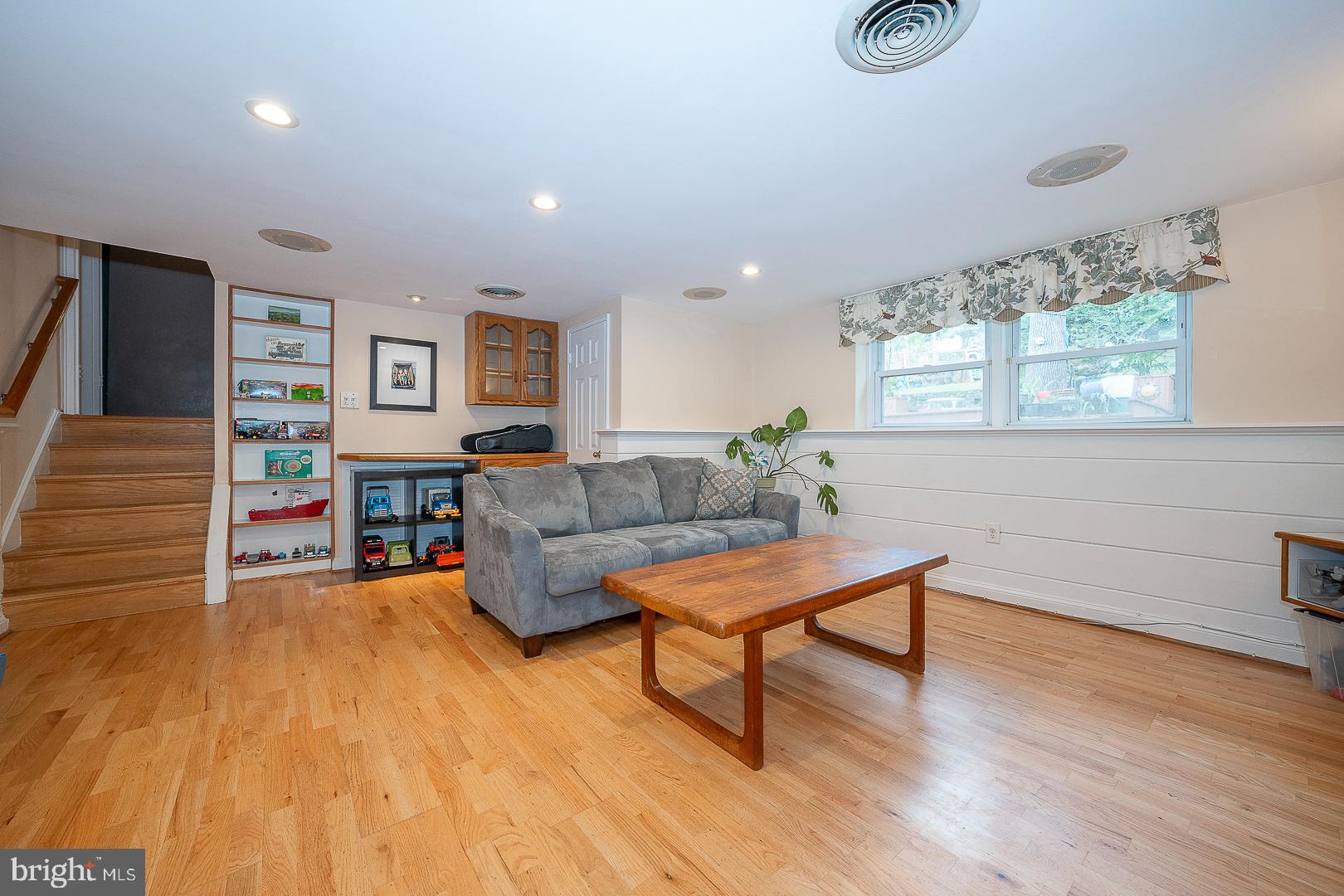 637 Green Briar Rd