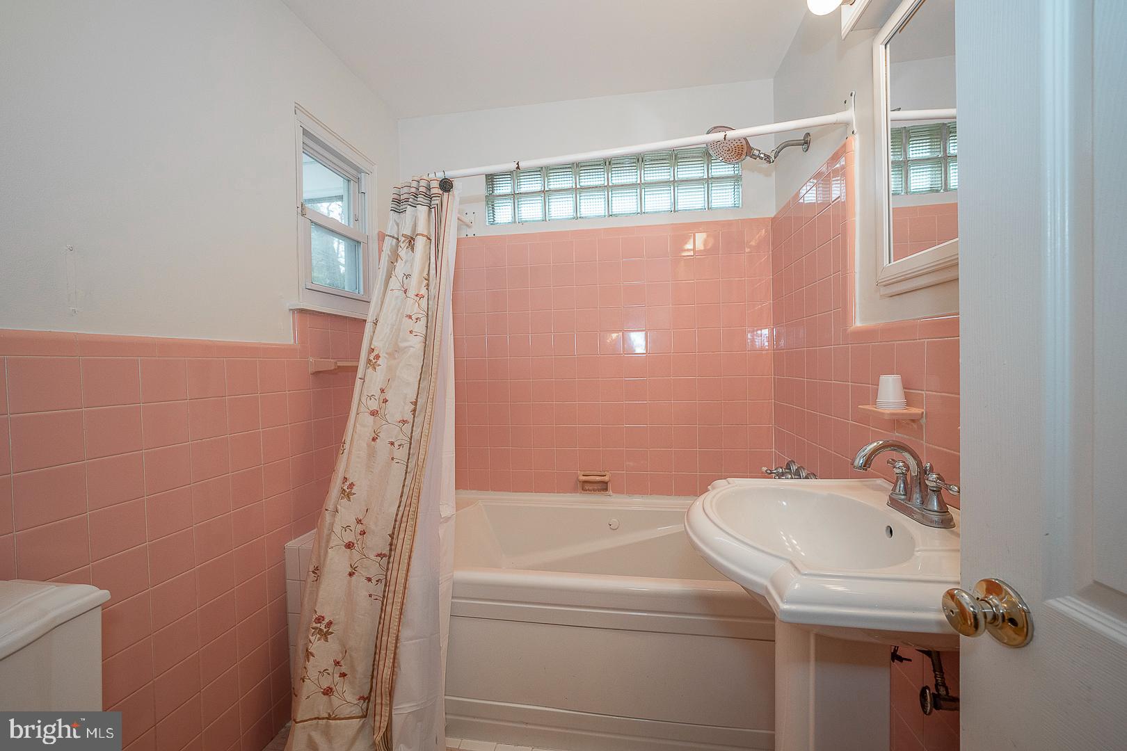 637 Green Briar Rd
